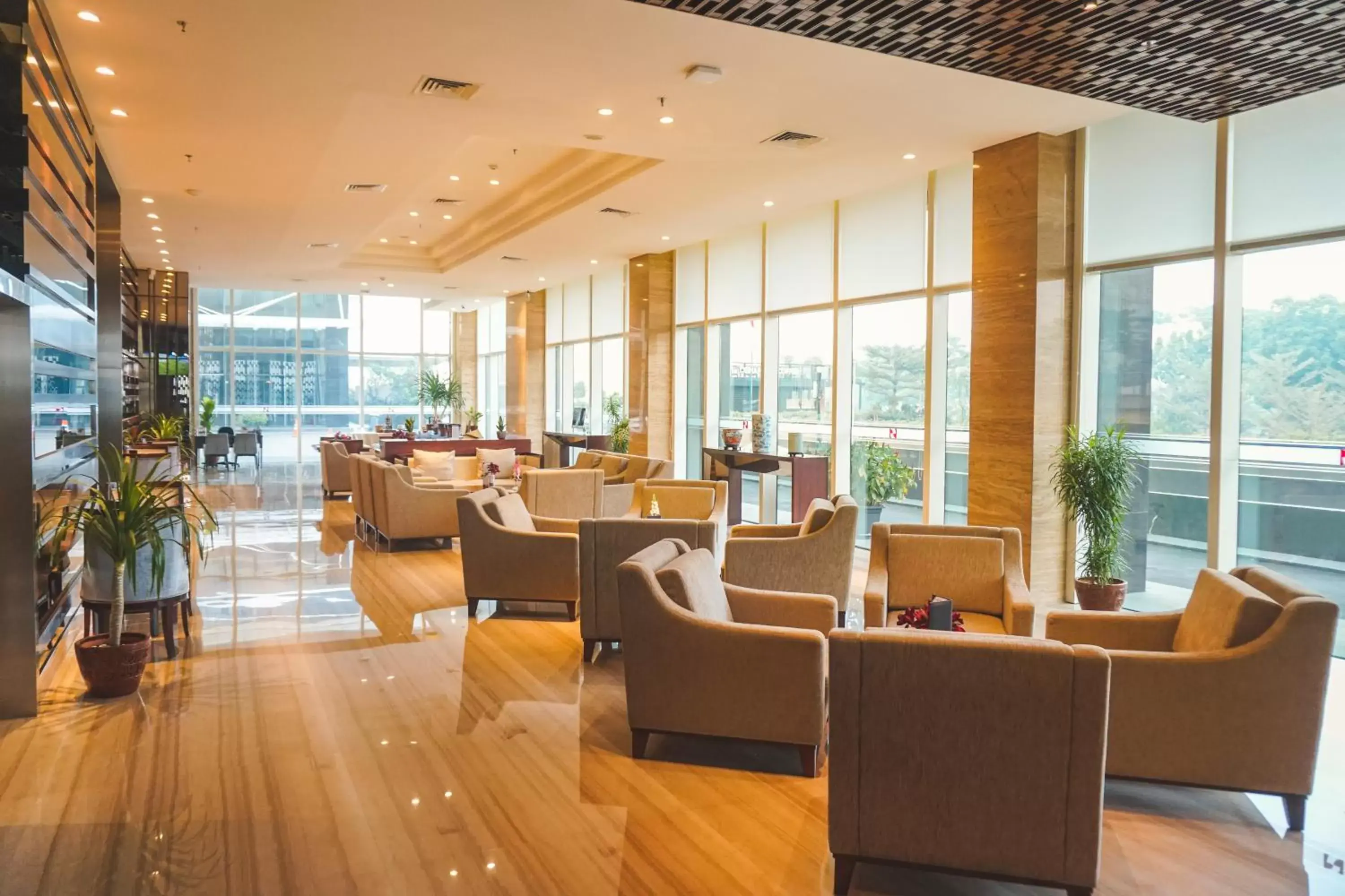 Lounge or bar, Restaurant/Places to Eat in Swiss-Belhotel Serpong