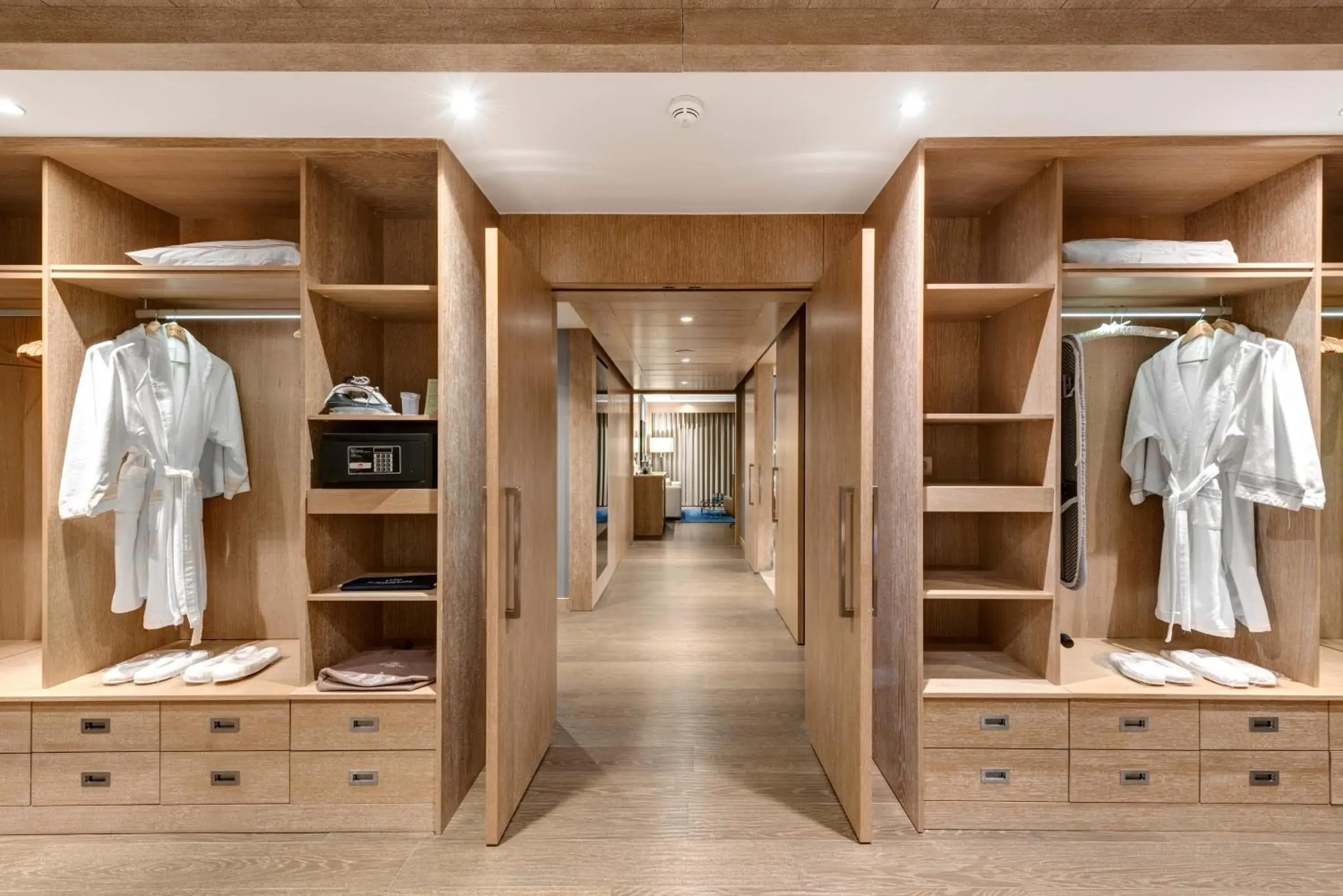 wardrobe in Regnum Carya