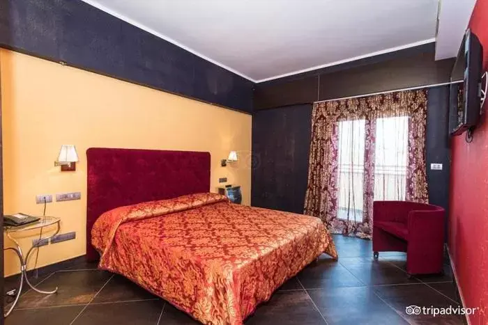 Photo of the whole room, Bed in Abalon Pompei Resort