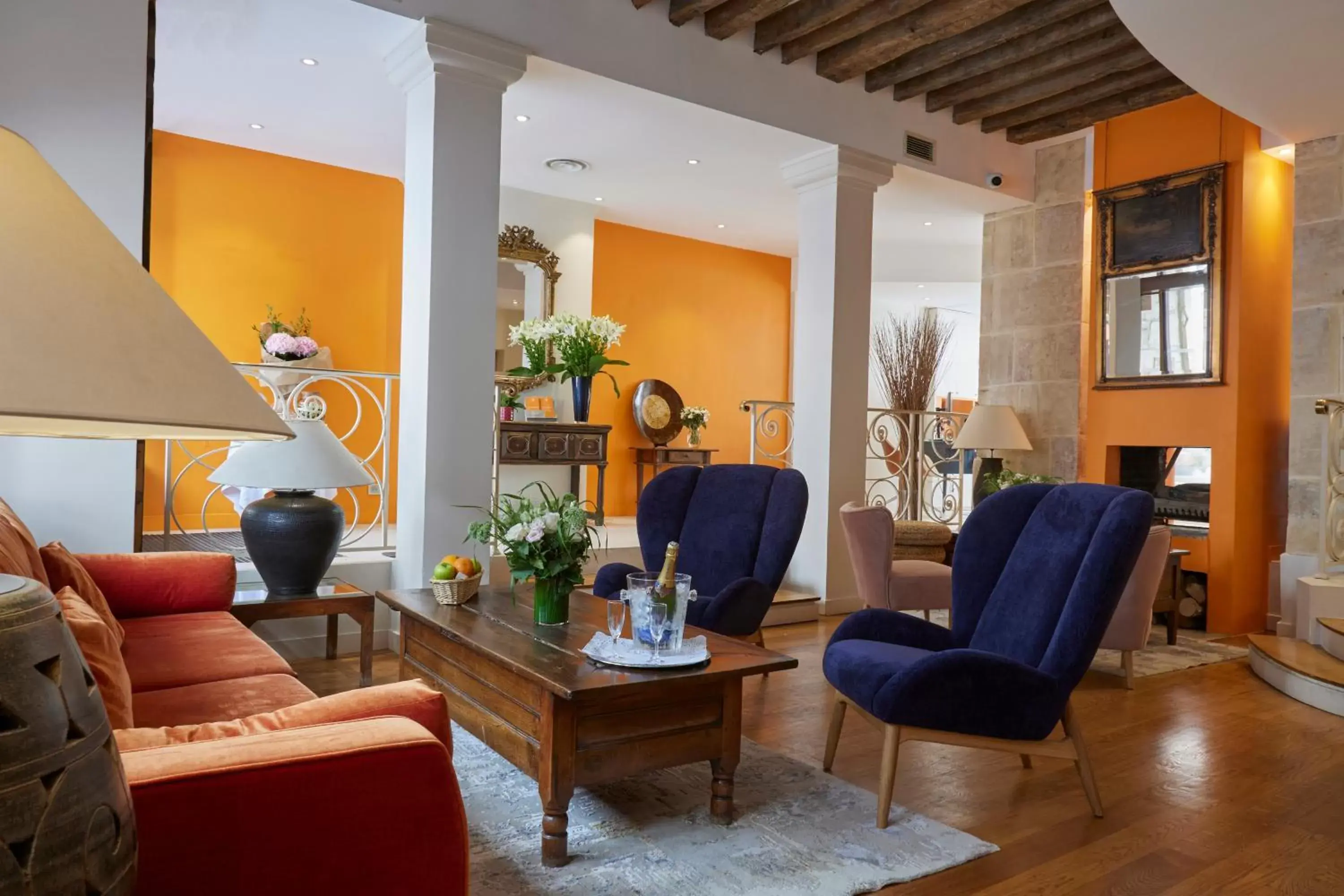 Living room, Lobby/Reception in Le Clos Medicis