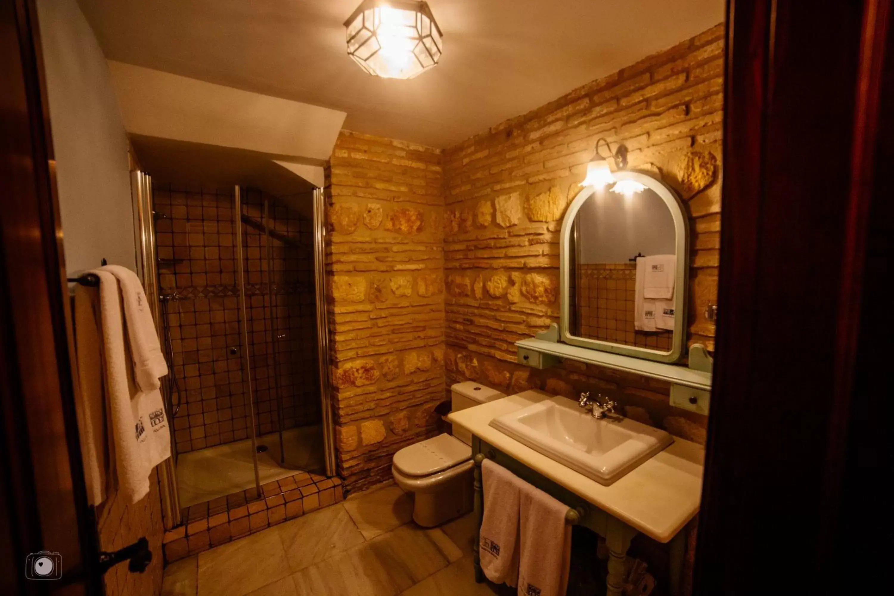 Bathroom in Hotel Posada de Vallina by MiRa