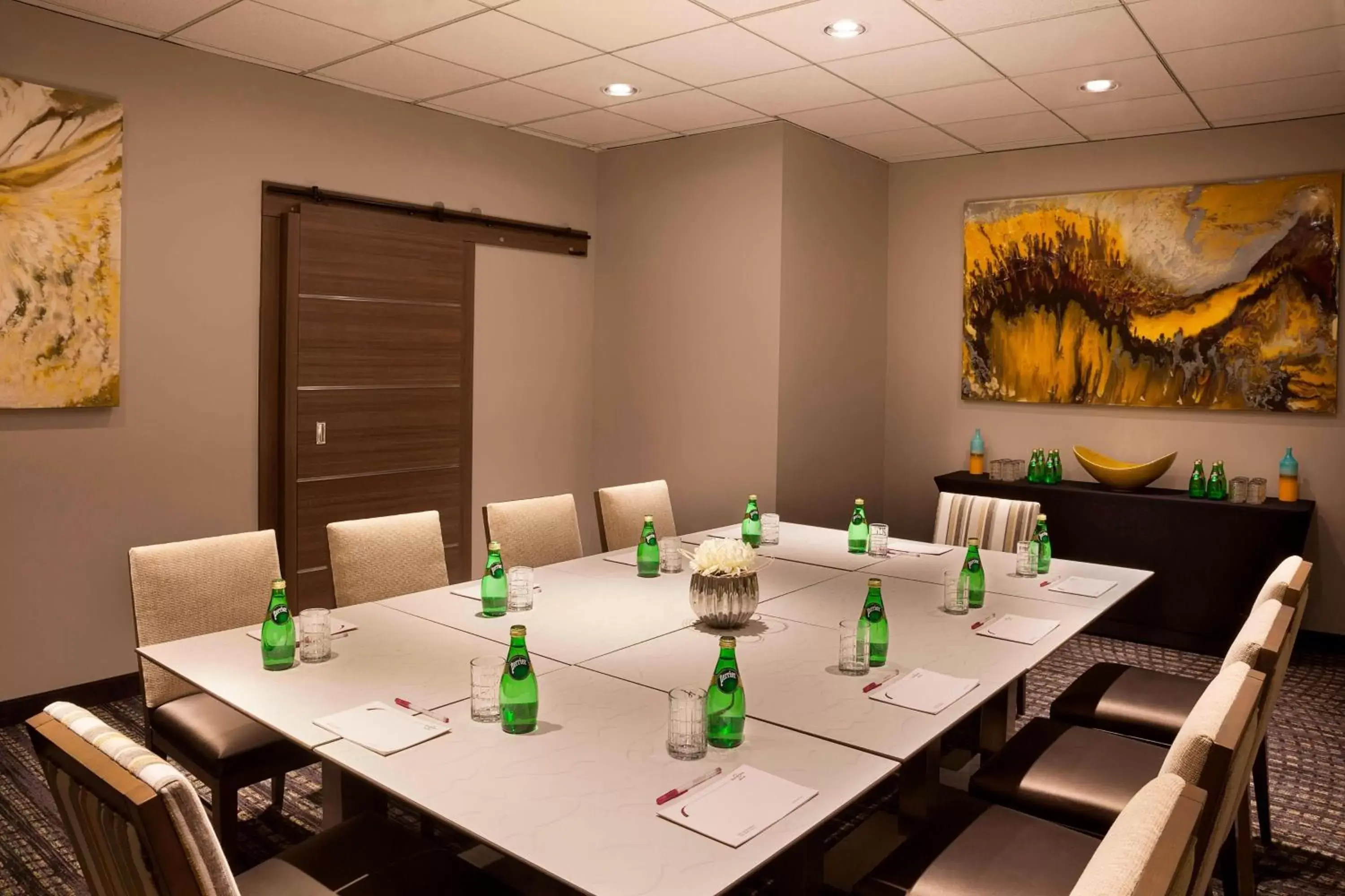 Meeting/conference room in Residence Inn by Marriott Toronto Airport