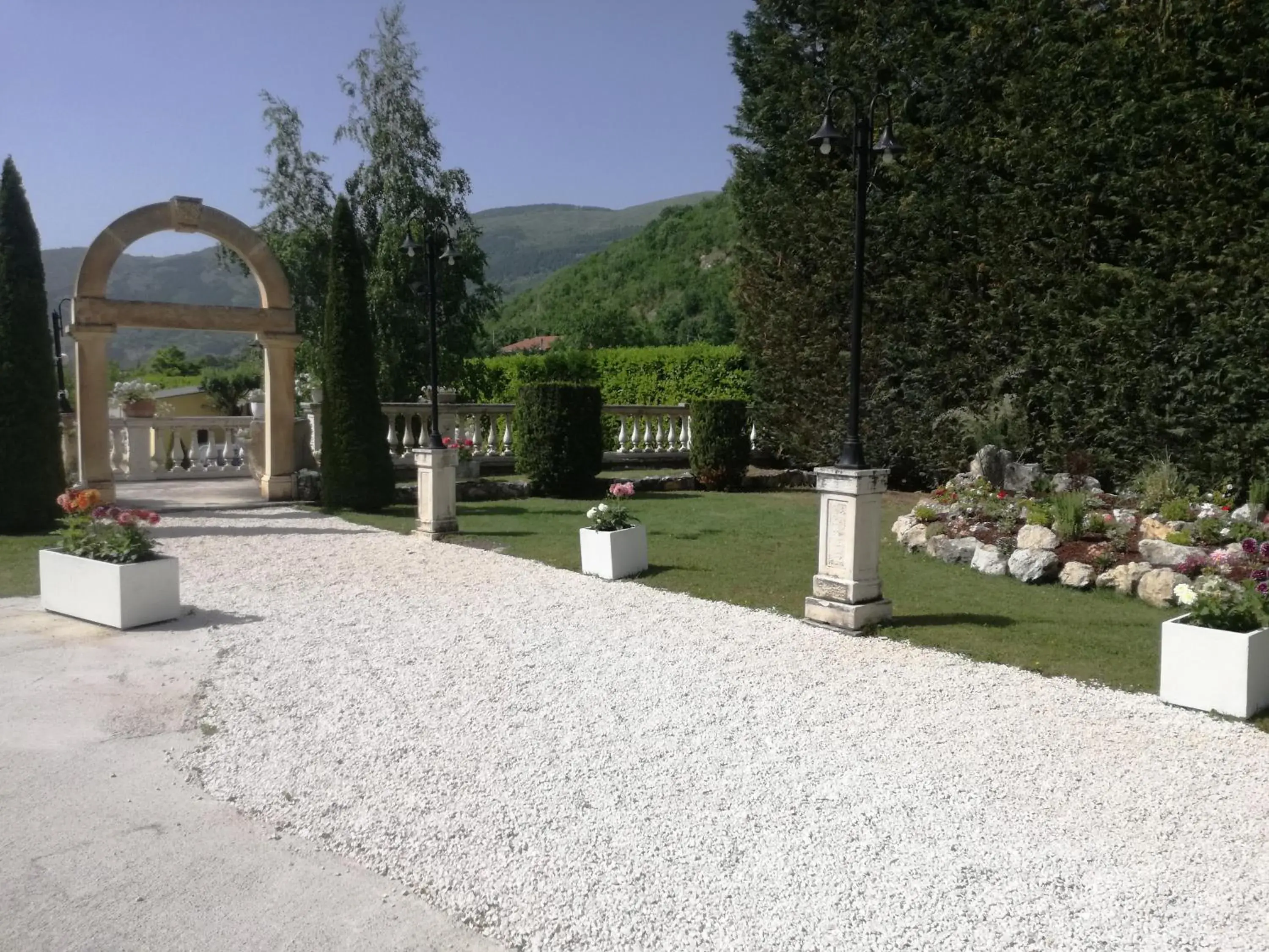 Garden in FILIPPONE HOTEL&RISTORANTE