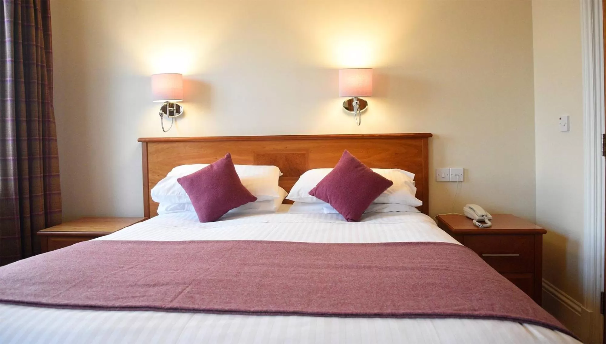 Bed in The Royal Hotel