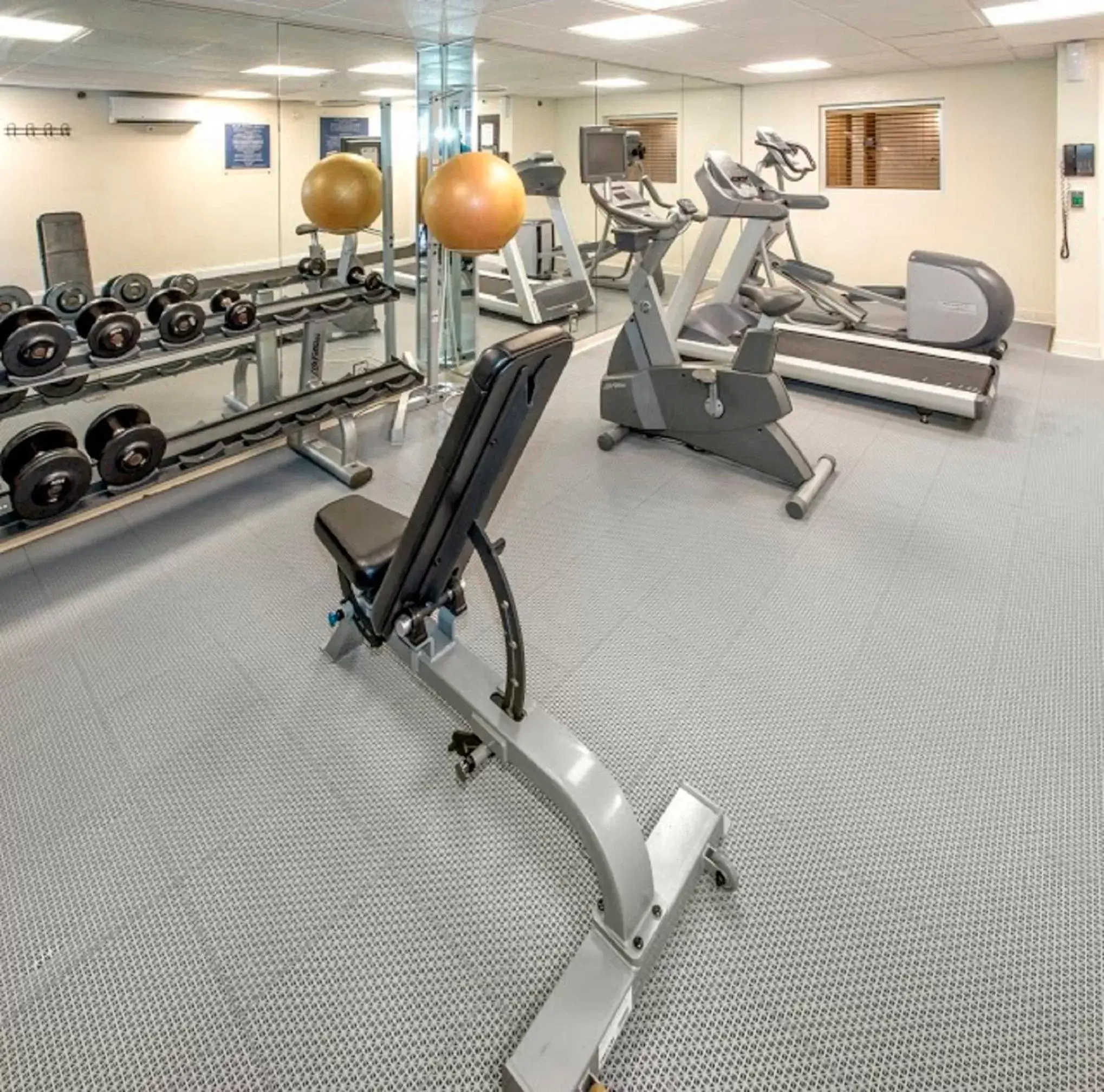 Fitness centre/facilities, Fitness Center/Facilities in Days Hotel by Wyndham Allentown Airport / Lehigh Valley