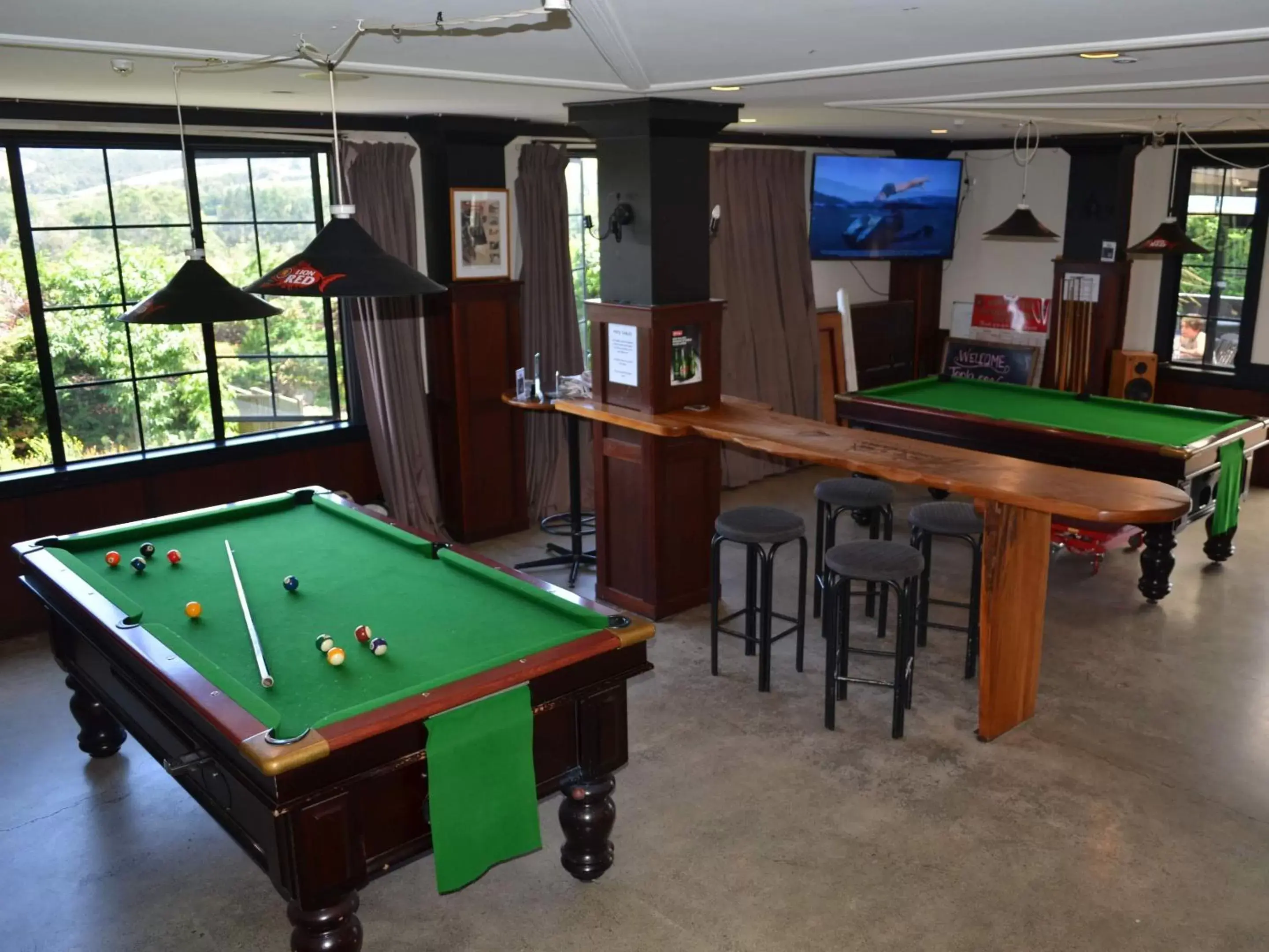 Lounge or bar, Billiards in Salty Dog Inn