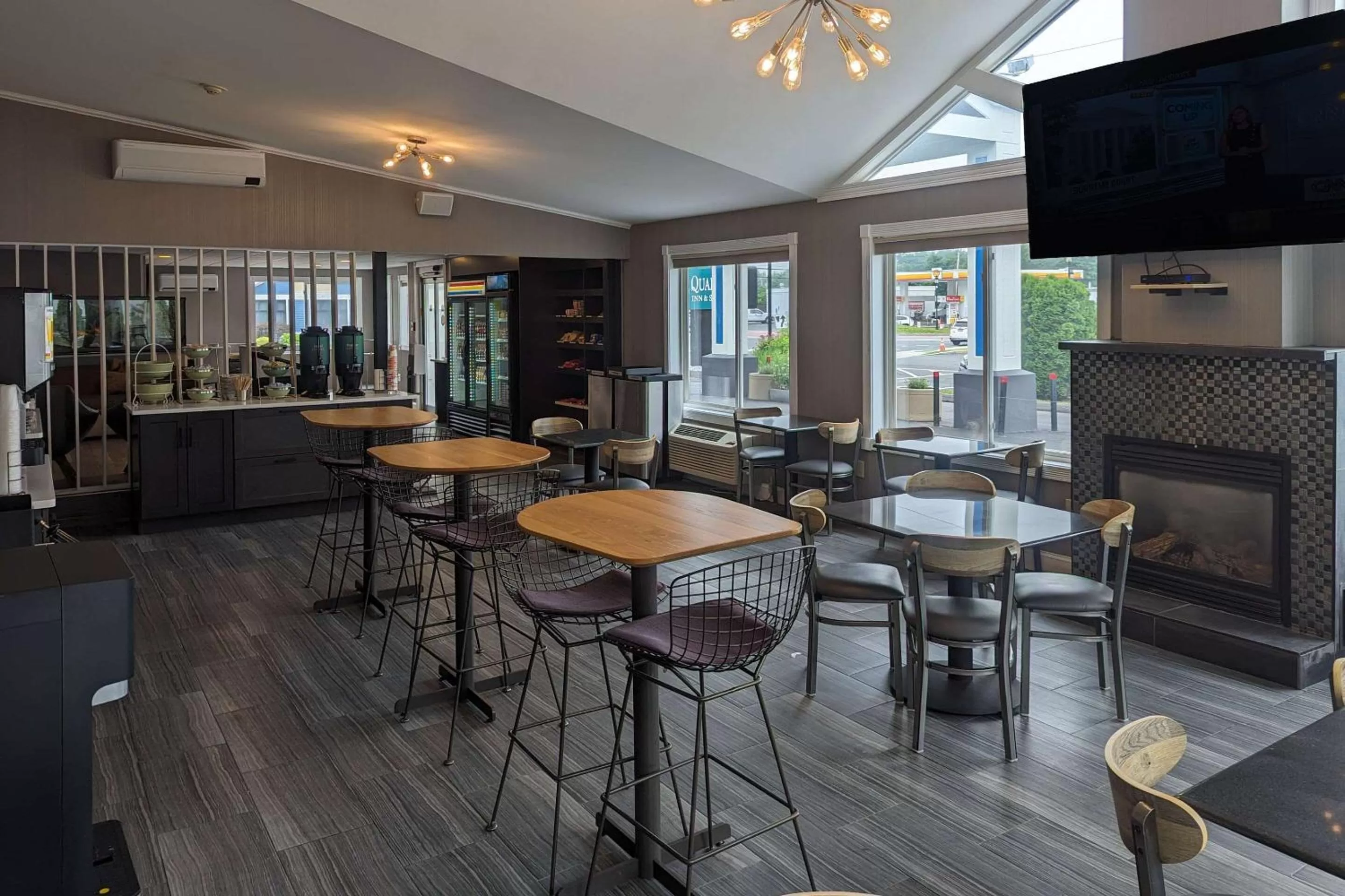 Breakfast in Quality Inn & Suites Northampton - Amherst