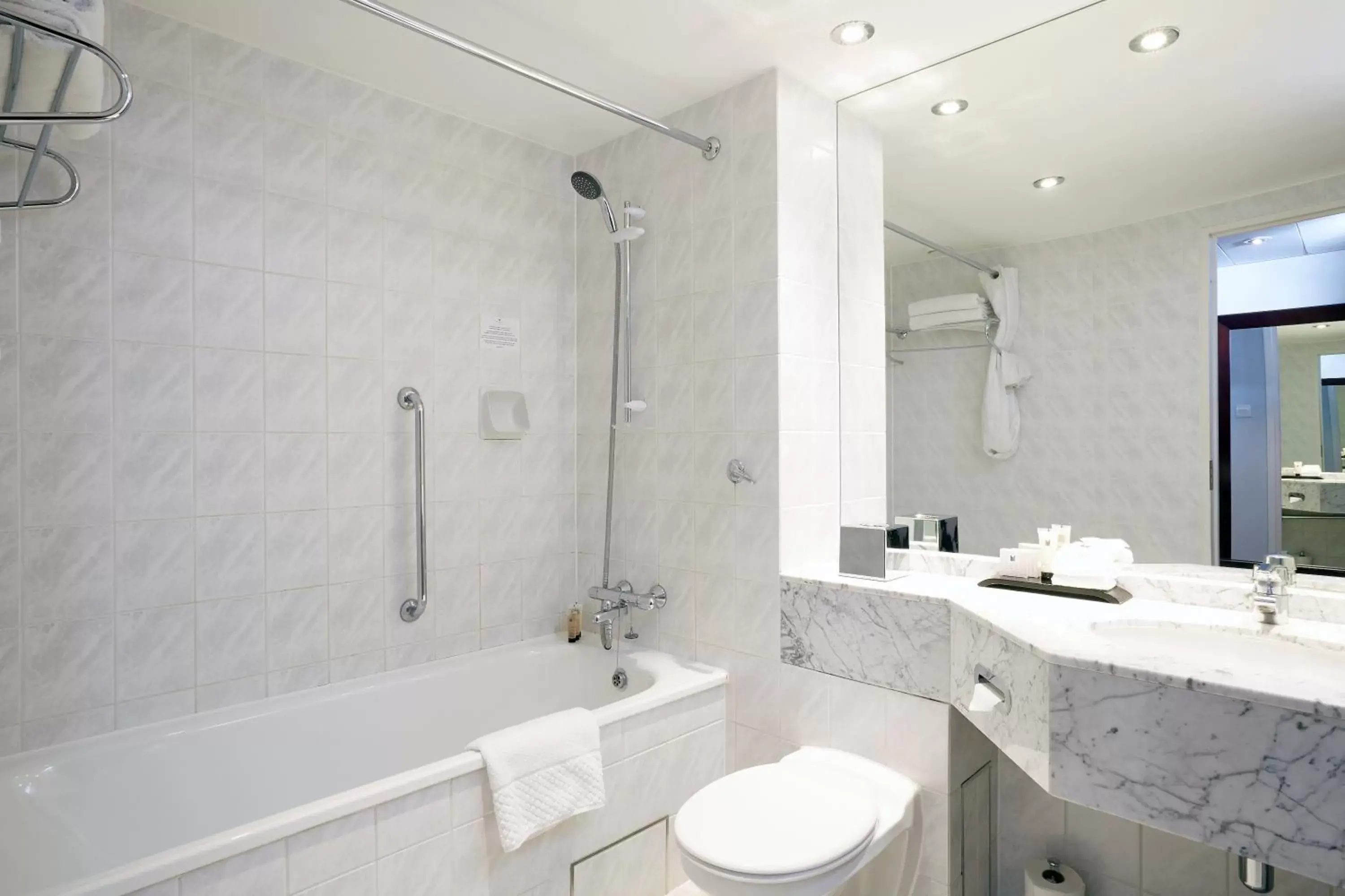 Shower, Bathroom in Millennium & Copthorne Hotels at Chelsea Football Club