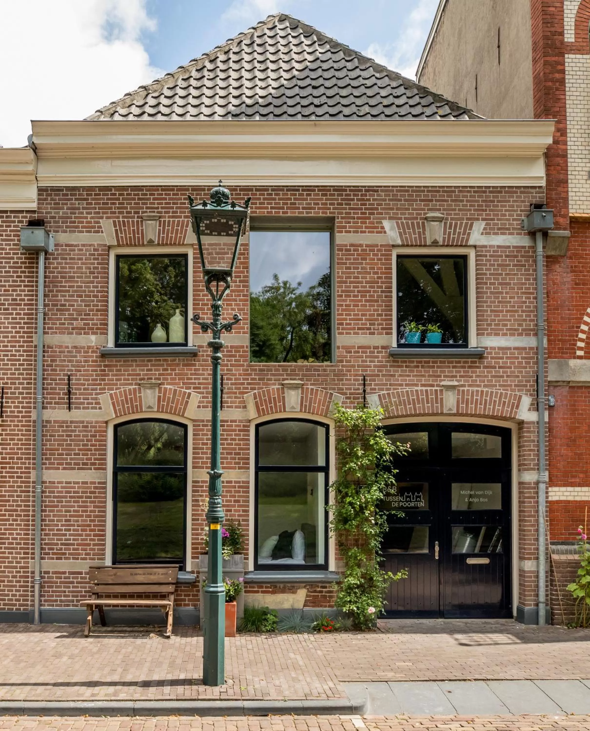 Property building in Bed&Breakfast Tussen de Poorten
