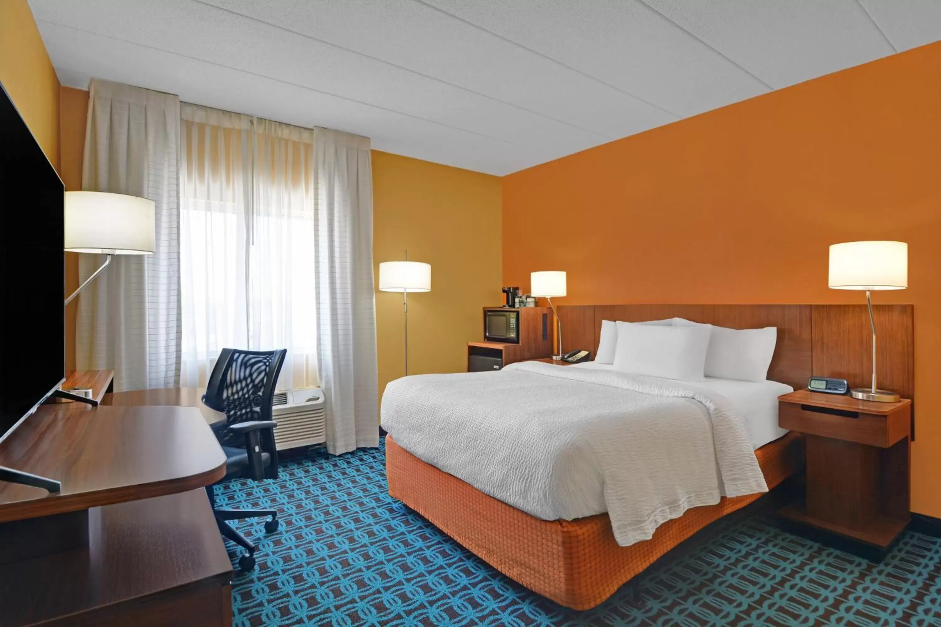 Photo of the whole room, Bed in Fairfield by Marriott Wallingford Meriden