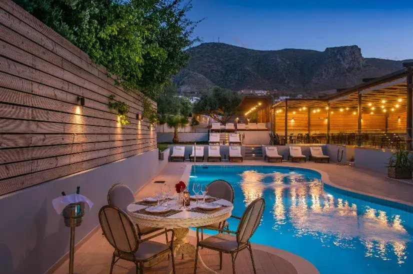 Swimming Pool in Indigo Inn