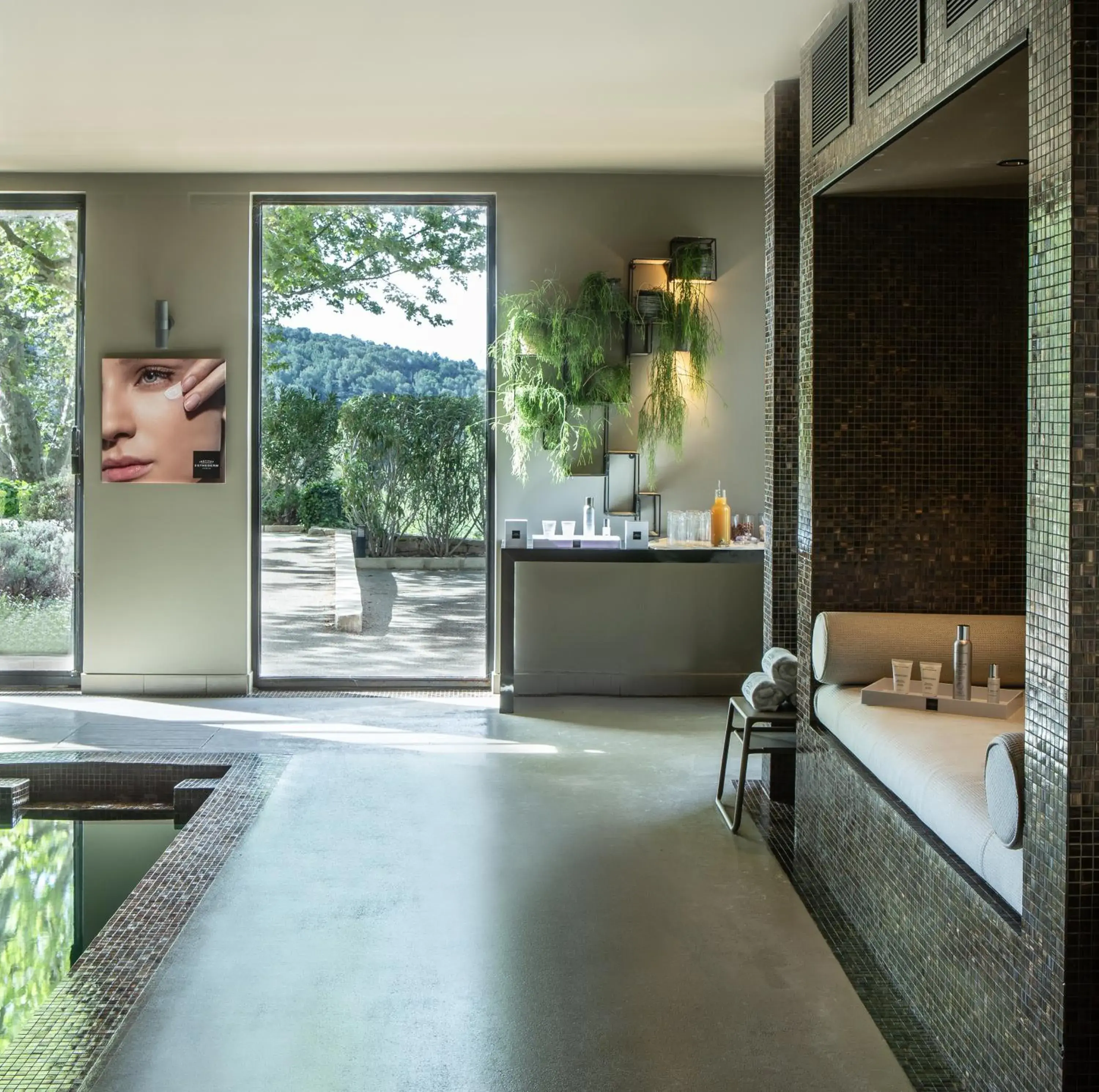 Spa and wellness centre/facilities in Les Lodges Sainte-Victoire Hotel & Spa