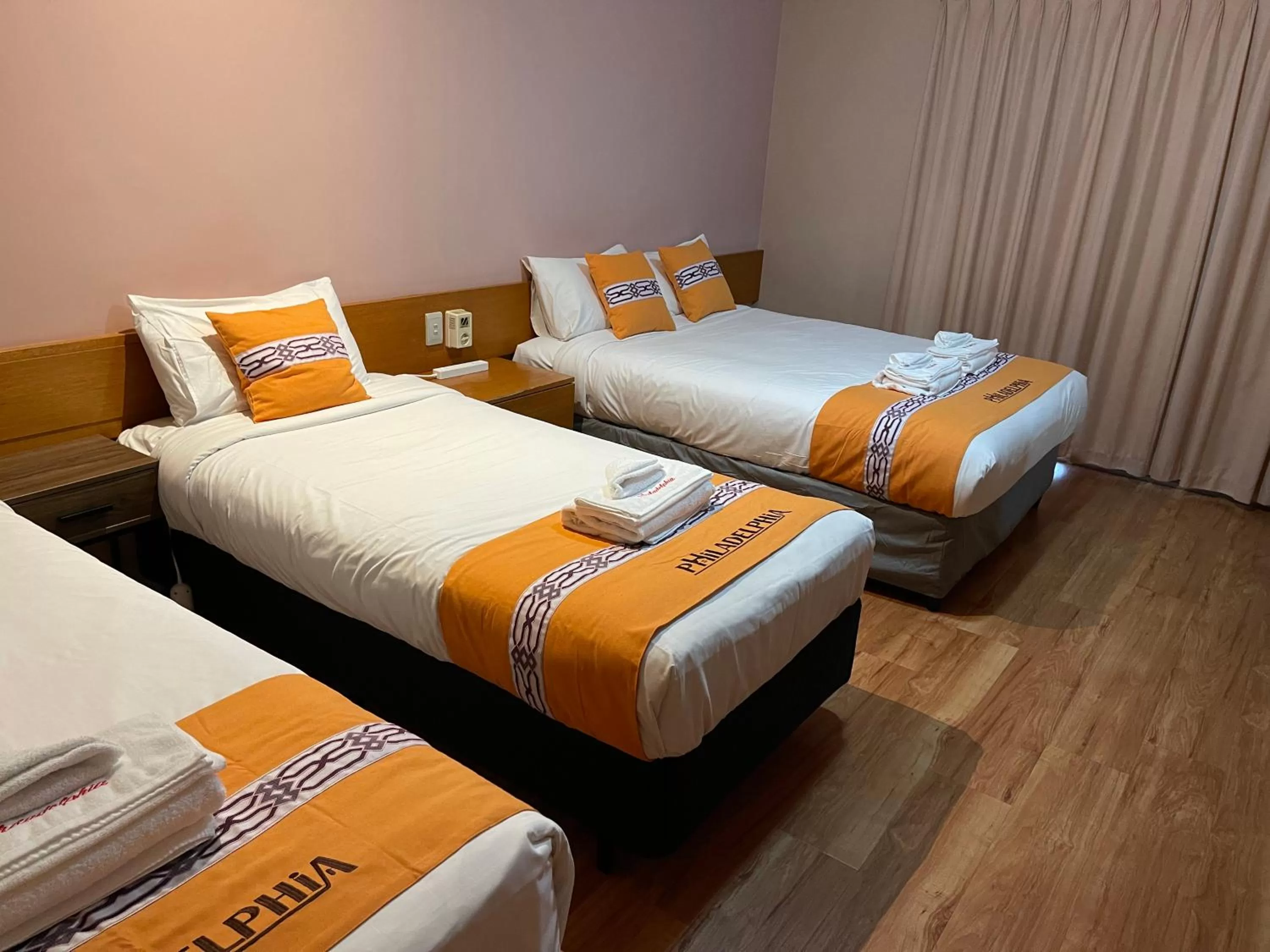 Photo of the whole room, Bed in Philadelphia Motor Inn