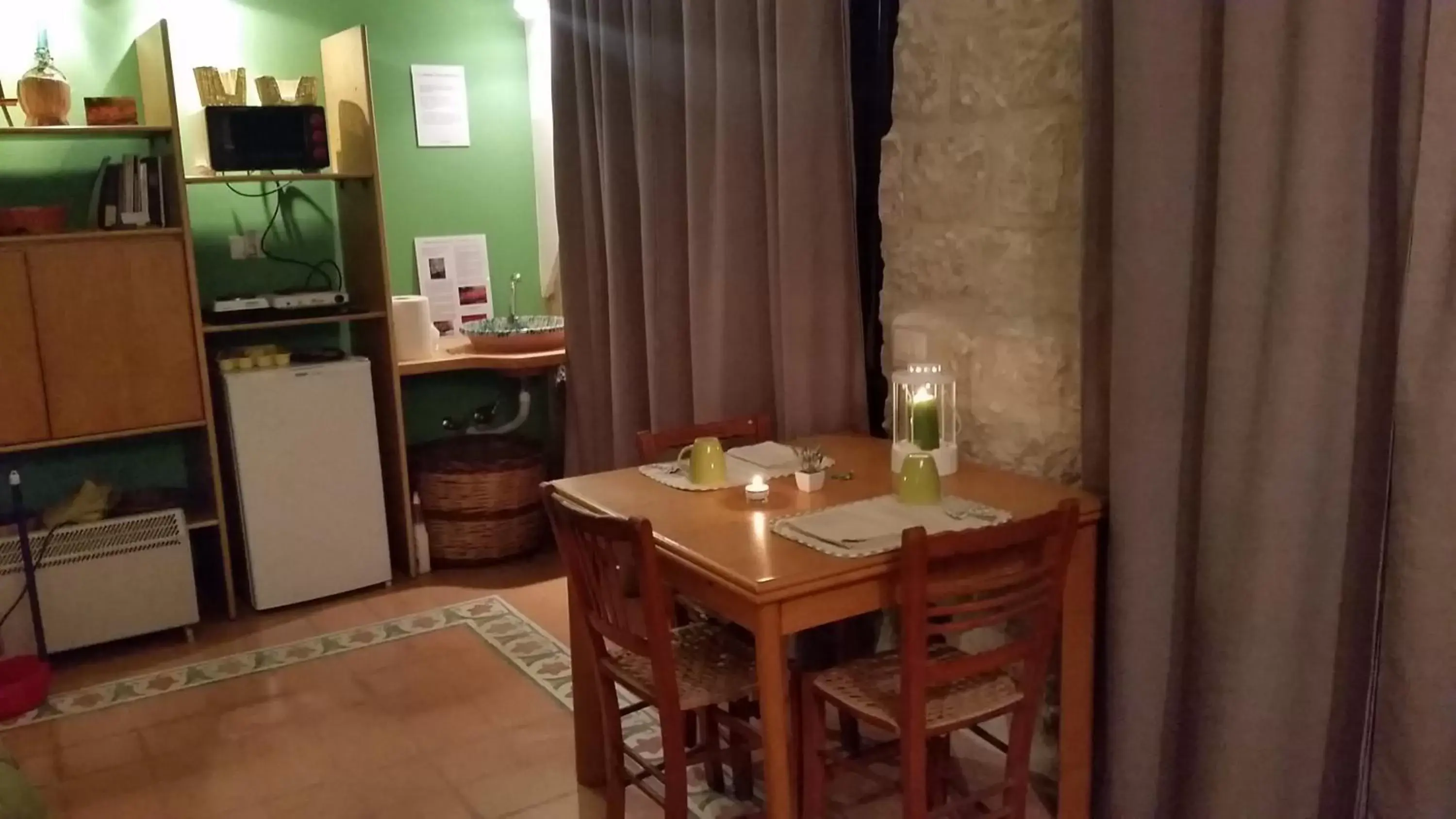 Kitchen or kitchenette, Dining Area in La Casa del Pittore di Petralia