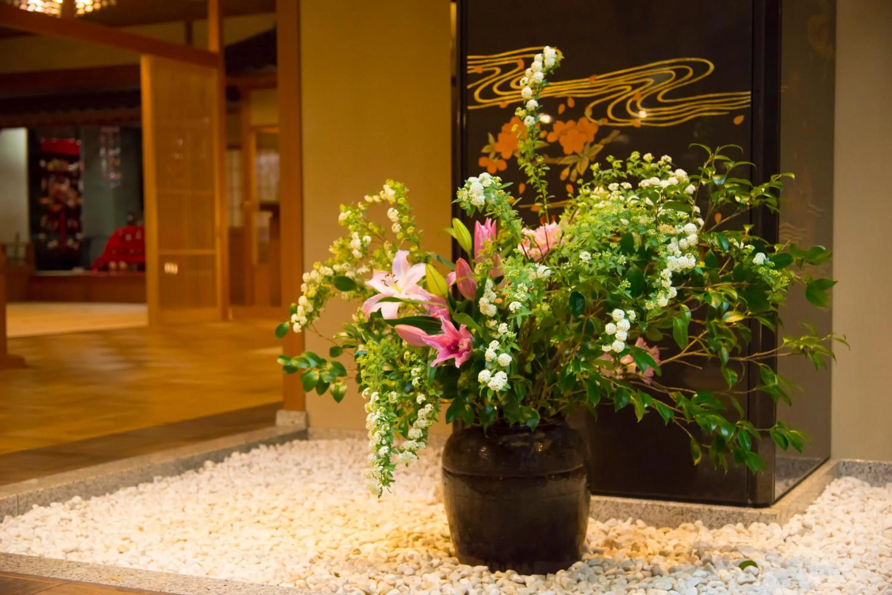 Decorative detail in Tachibana Shikitei