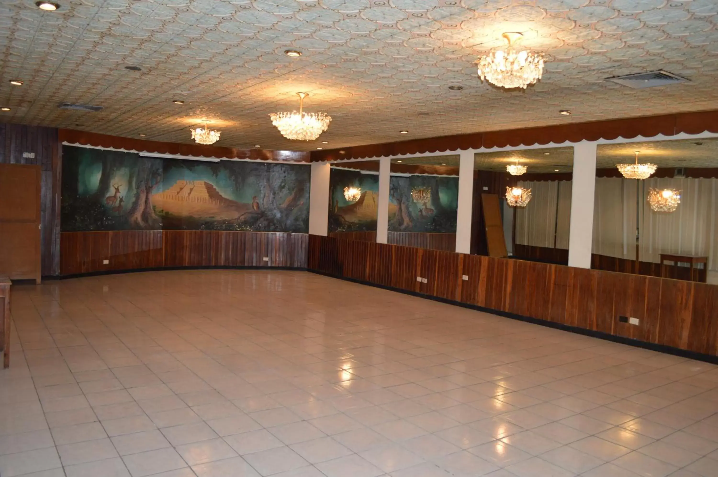 Lounge or bar, Lobby/Reception in Hotel Colon Merida