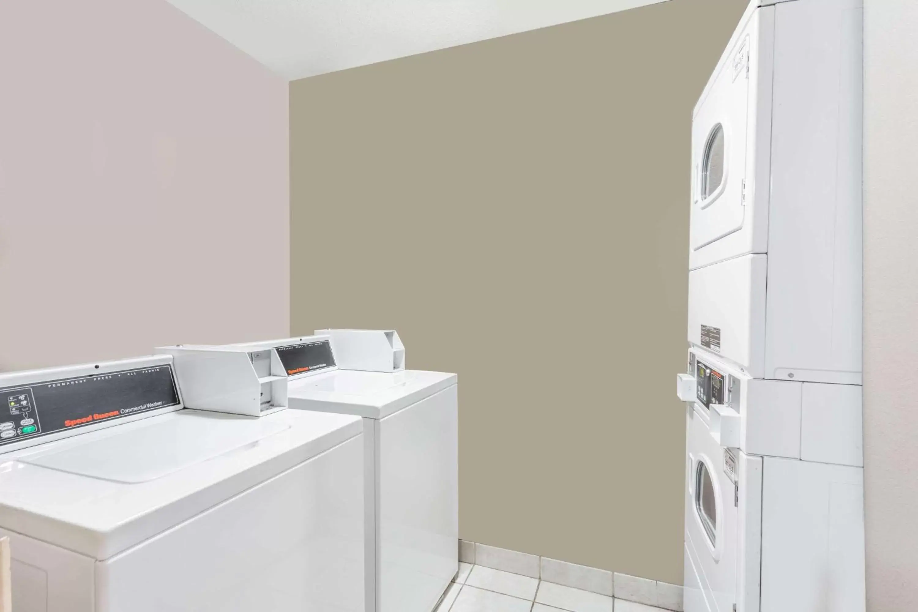 On site in Days Inn by Wyndham Raleigh Glenwood-Crabtree On site in Days Inn by Wyndham Raleigh Glenwood-Crabtree