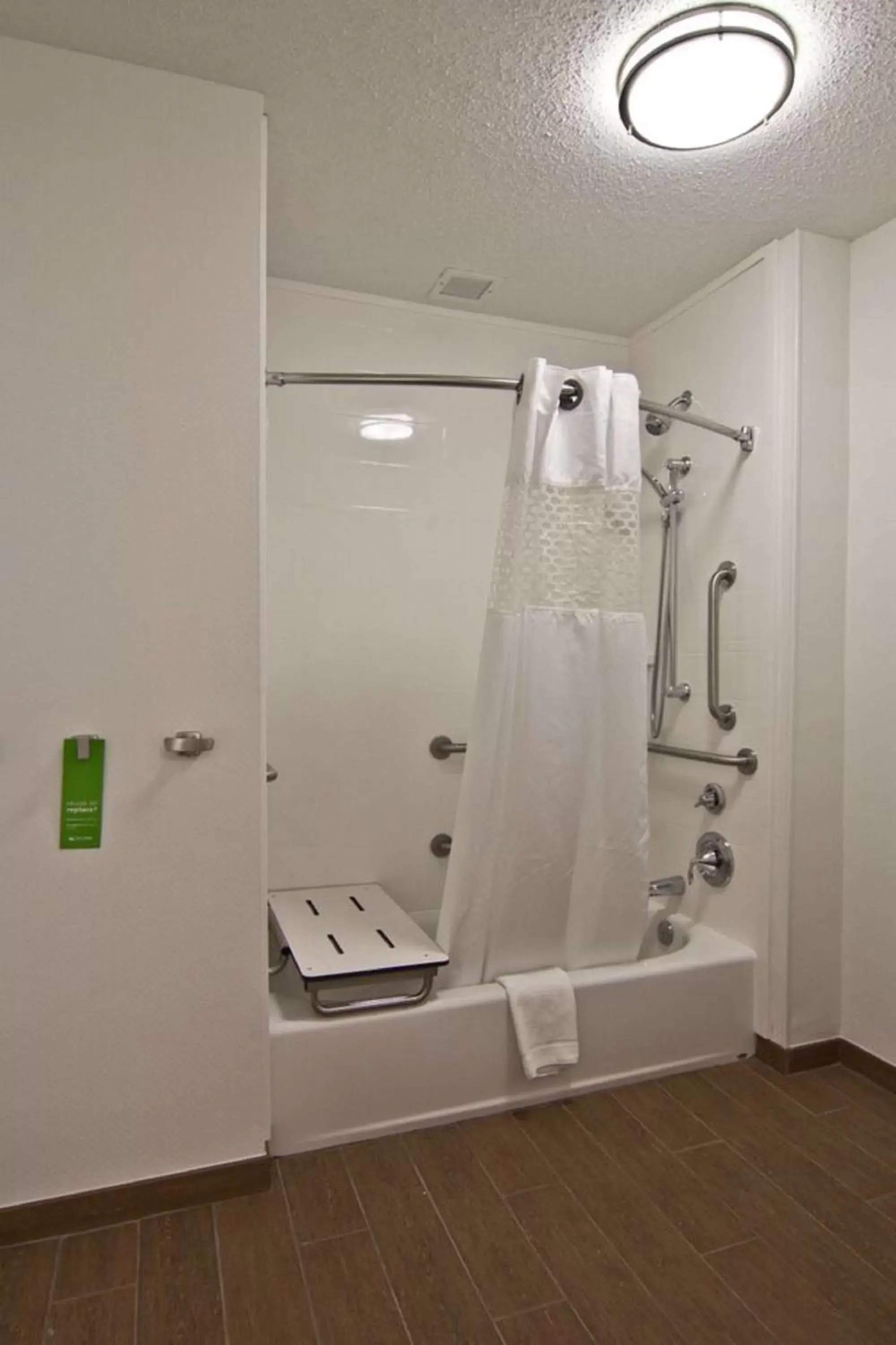 Bathroom in Hampton Inn & Suites Chillicothe