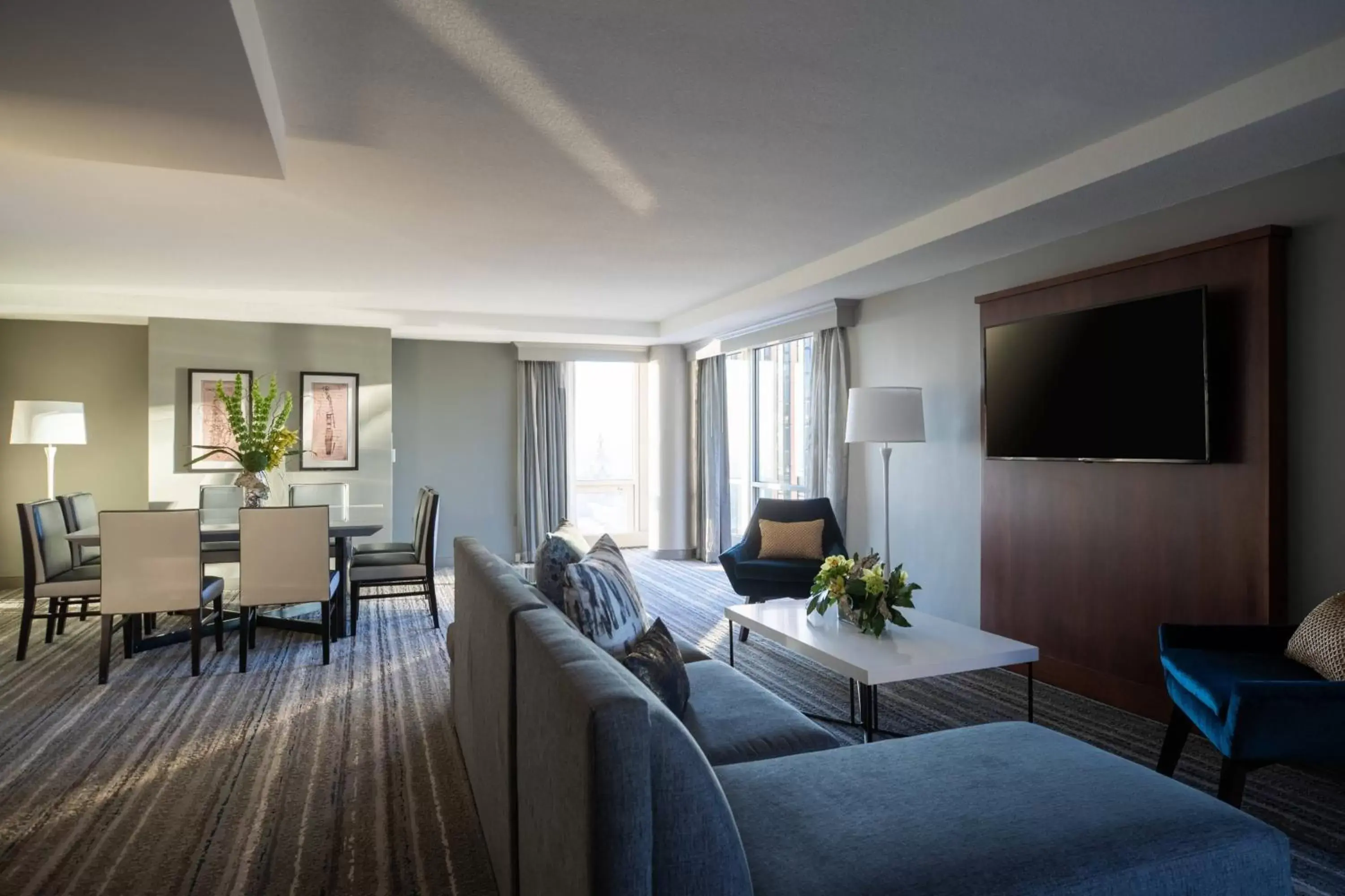 Living room, Seating Area in Kansas City Marriott Downtown