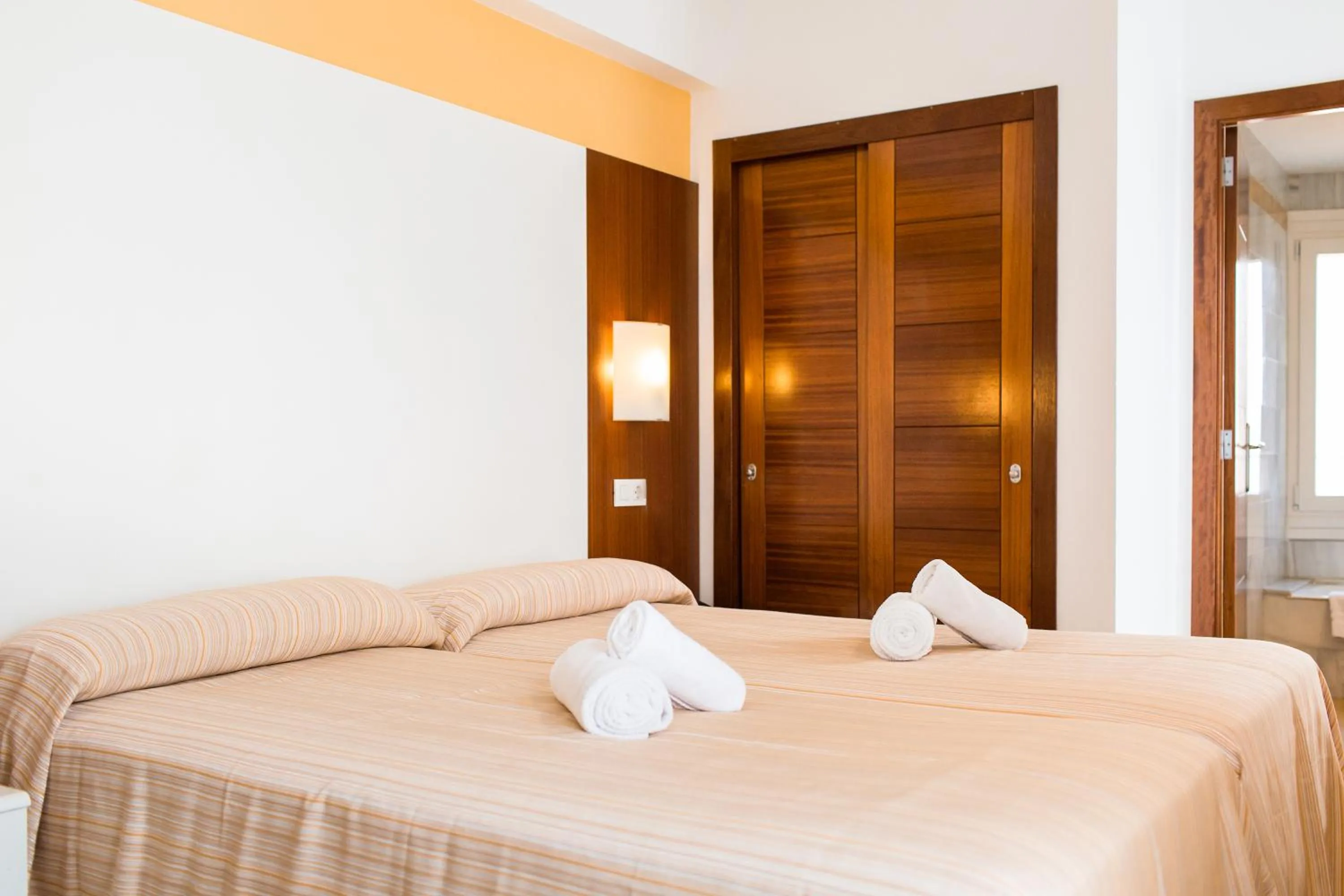 Photo of the whole room, Bed in Sagitario Hostal Ciutadella