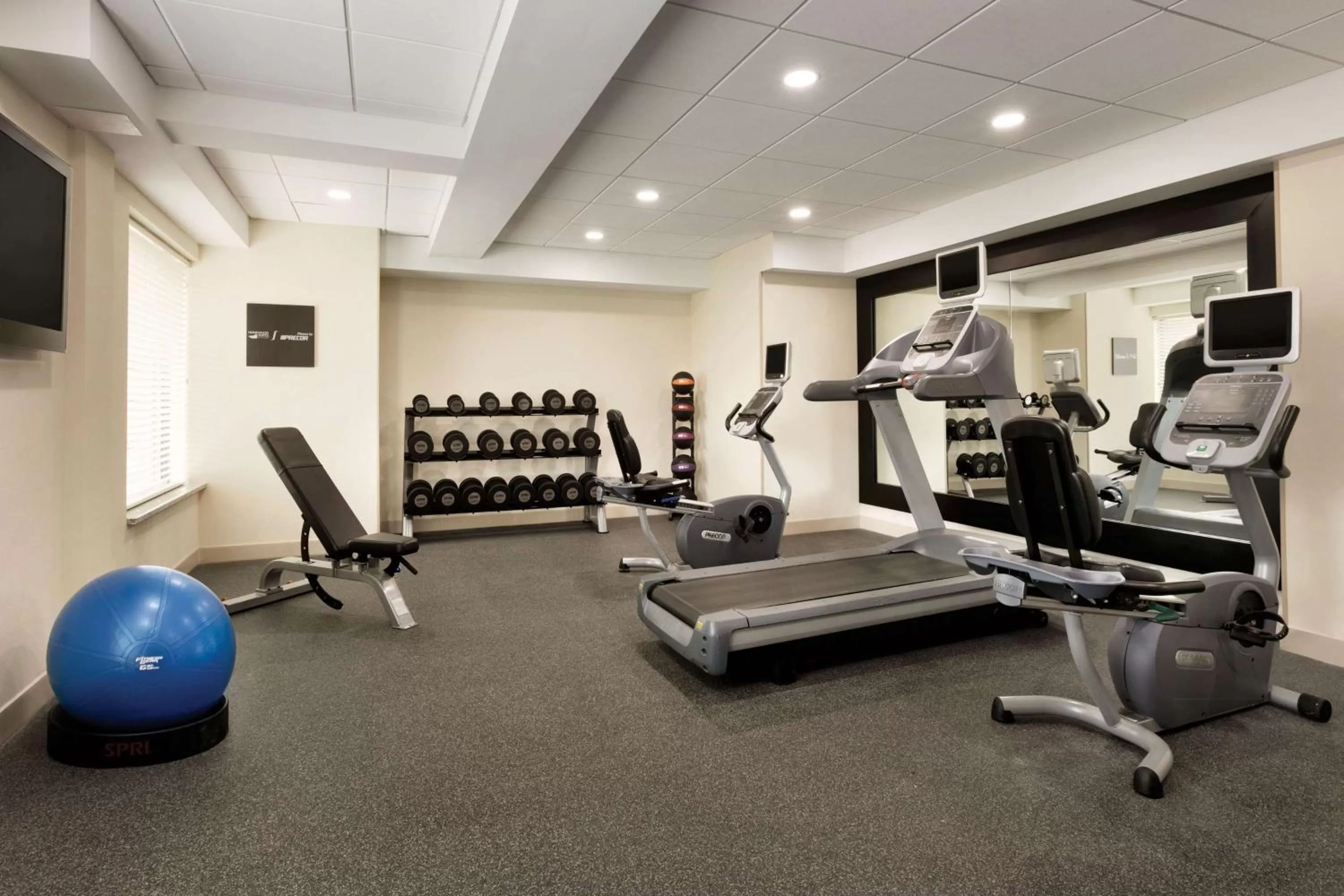 Fitness centre/facilities in Homewood Suites Williamsburg