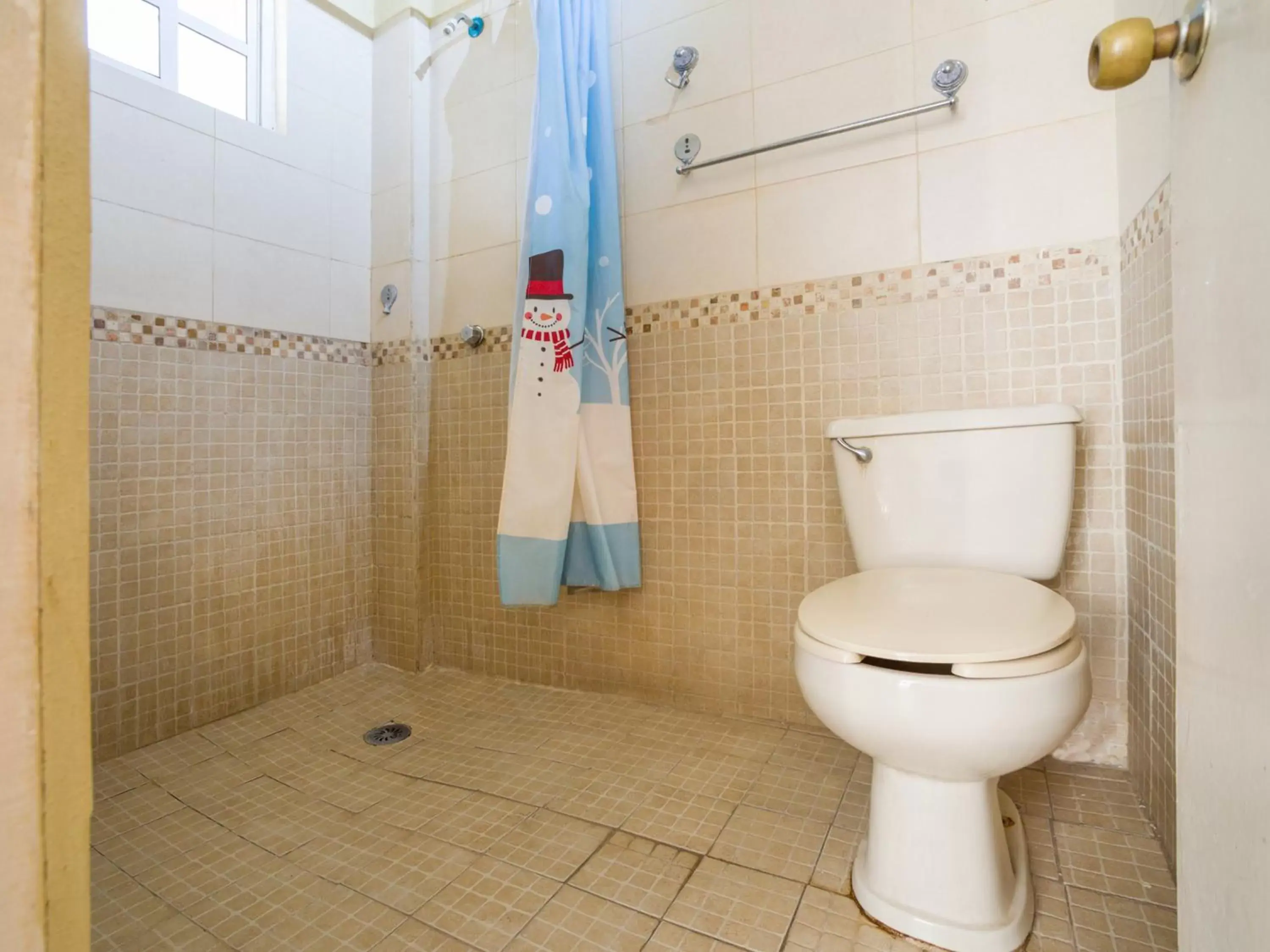 Bathroom in OYO Hotel Posada Lys, Zihuatanejo