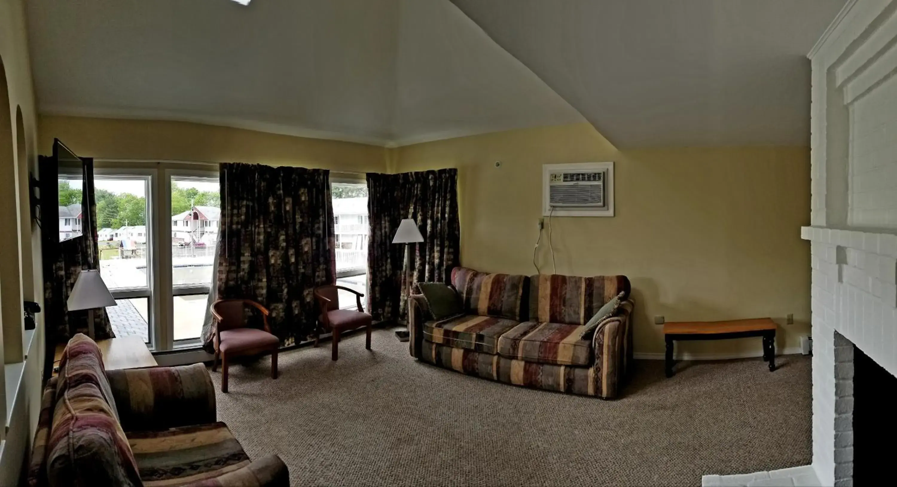 Living room, Seating Area in Ogunquit Tides