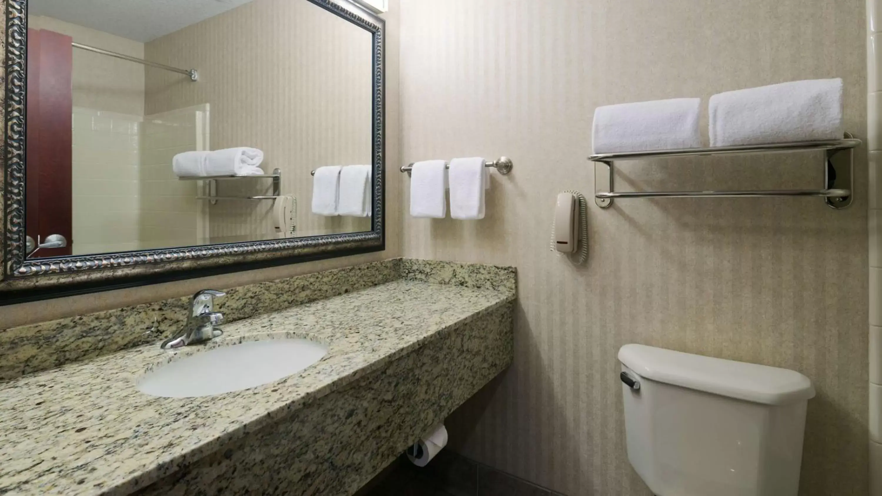 Photo of the whole room, Bathroom in Best Western University Inn and Suites