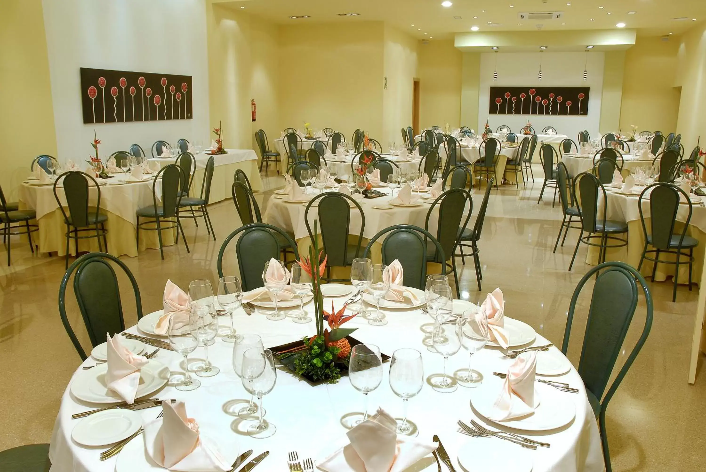 Banquet/Function facilities, Restaurant/Places to Eat in Hotel Philadelfia