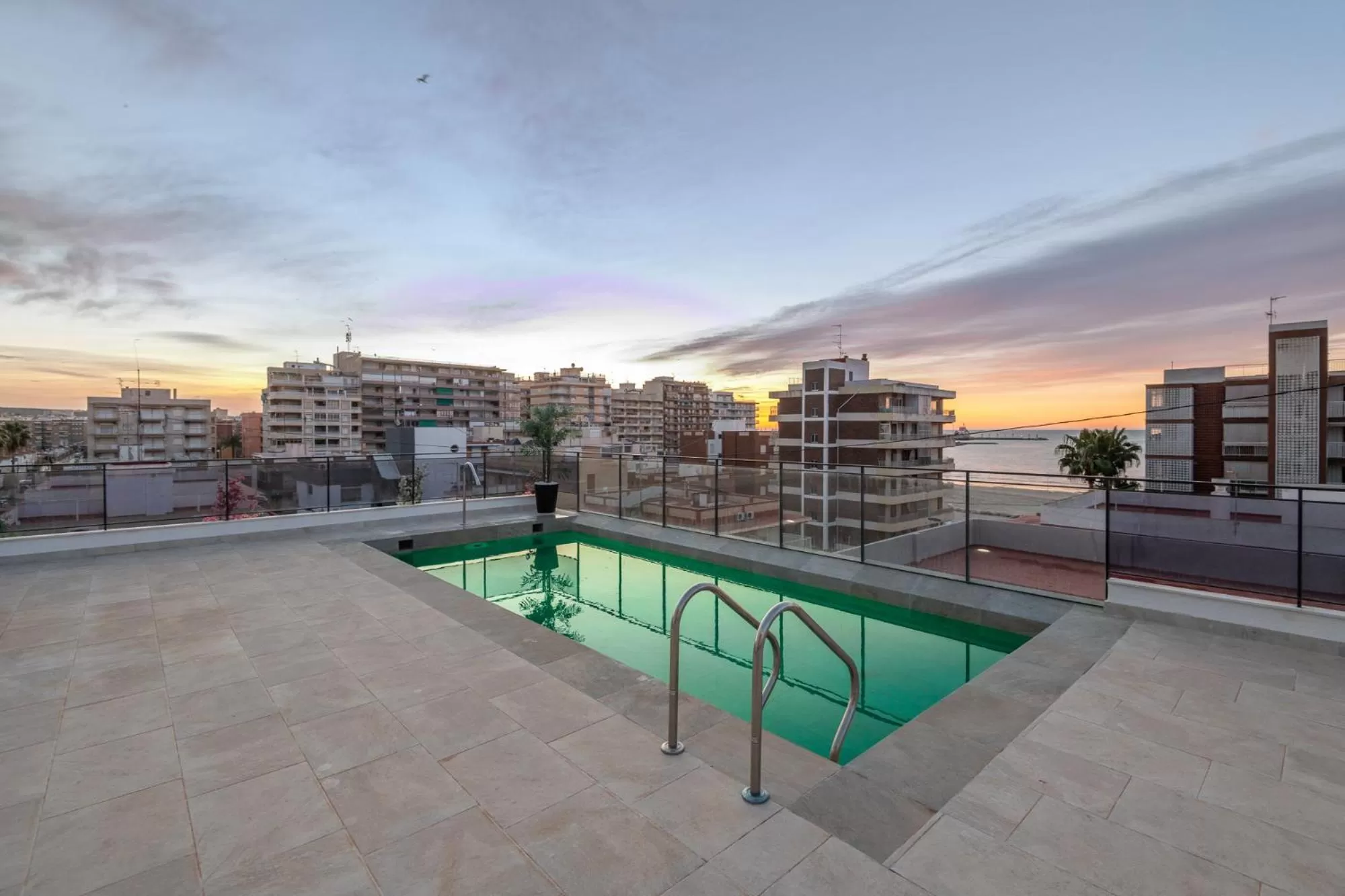 Swimming pool in Santa Pola Apartments