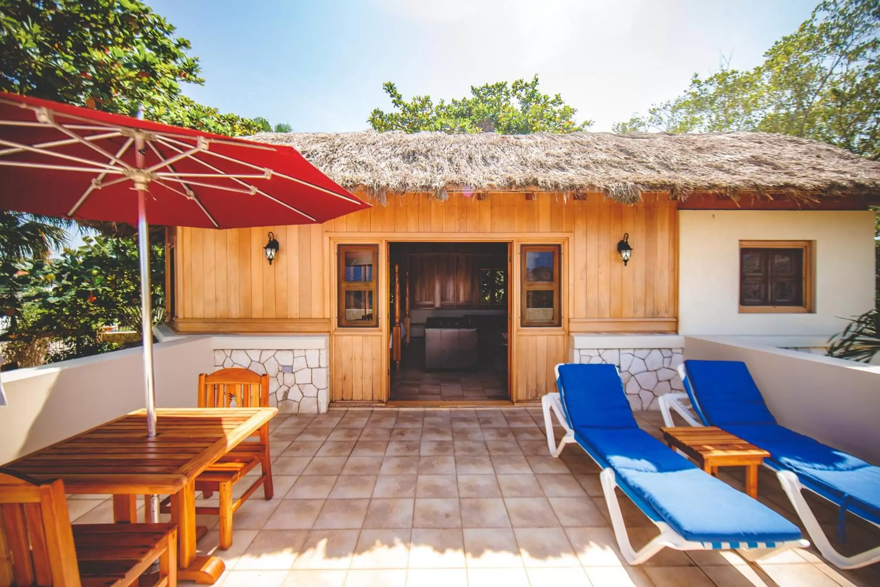 Balcony/Terrace in Ocean Cliff Hotel Negril Limited