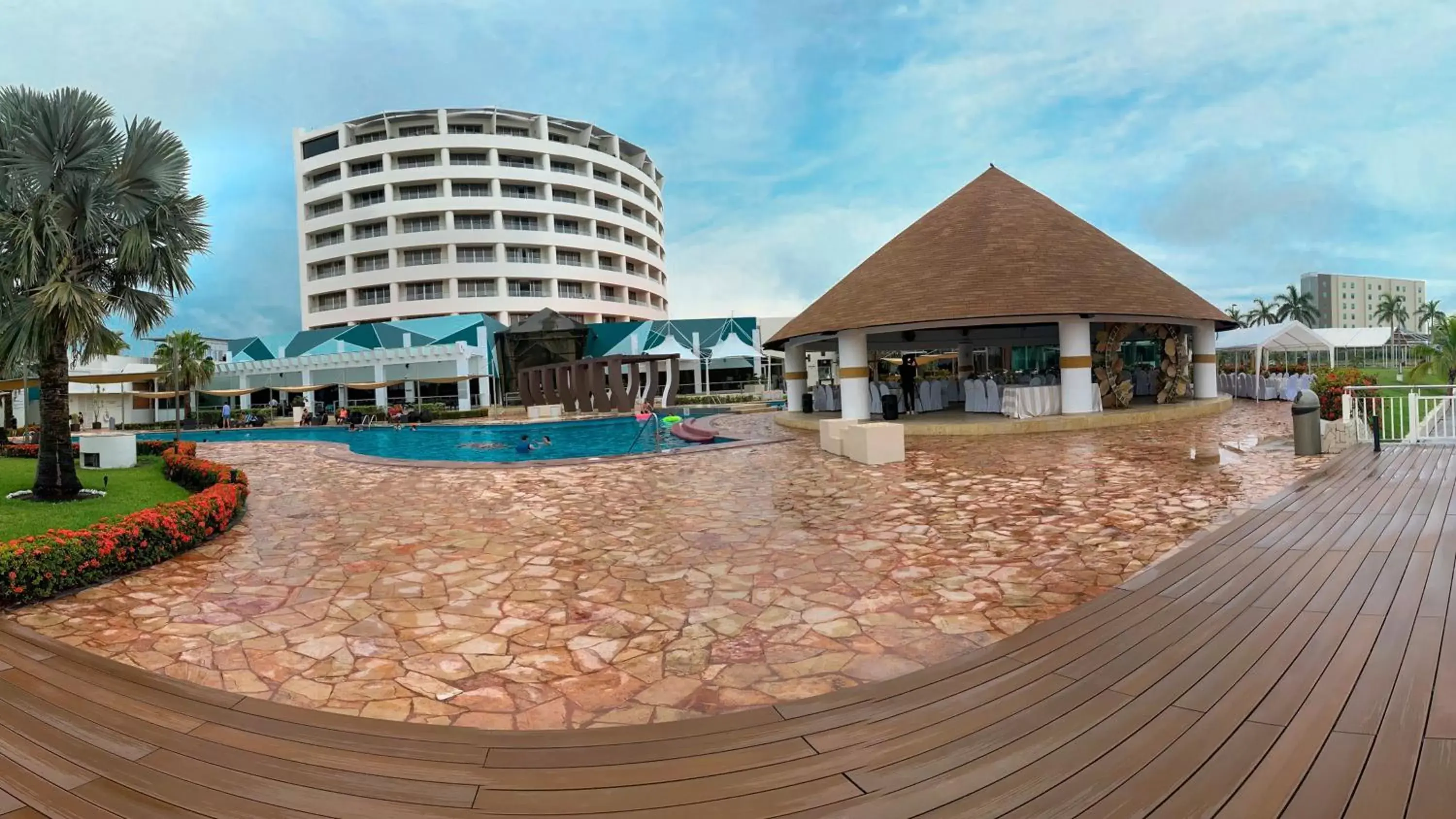 Property building, Swimming Pool in Holiday Inn Tuxpan - Convention Center, an IHG Hotel
