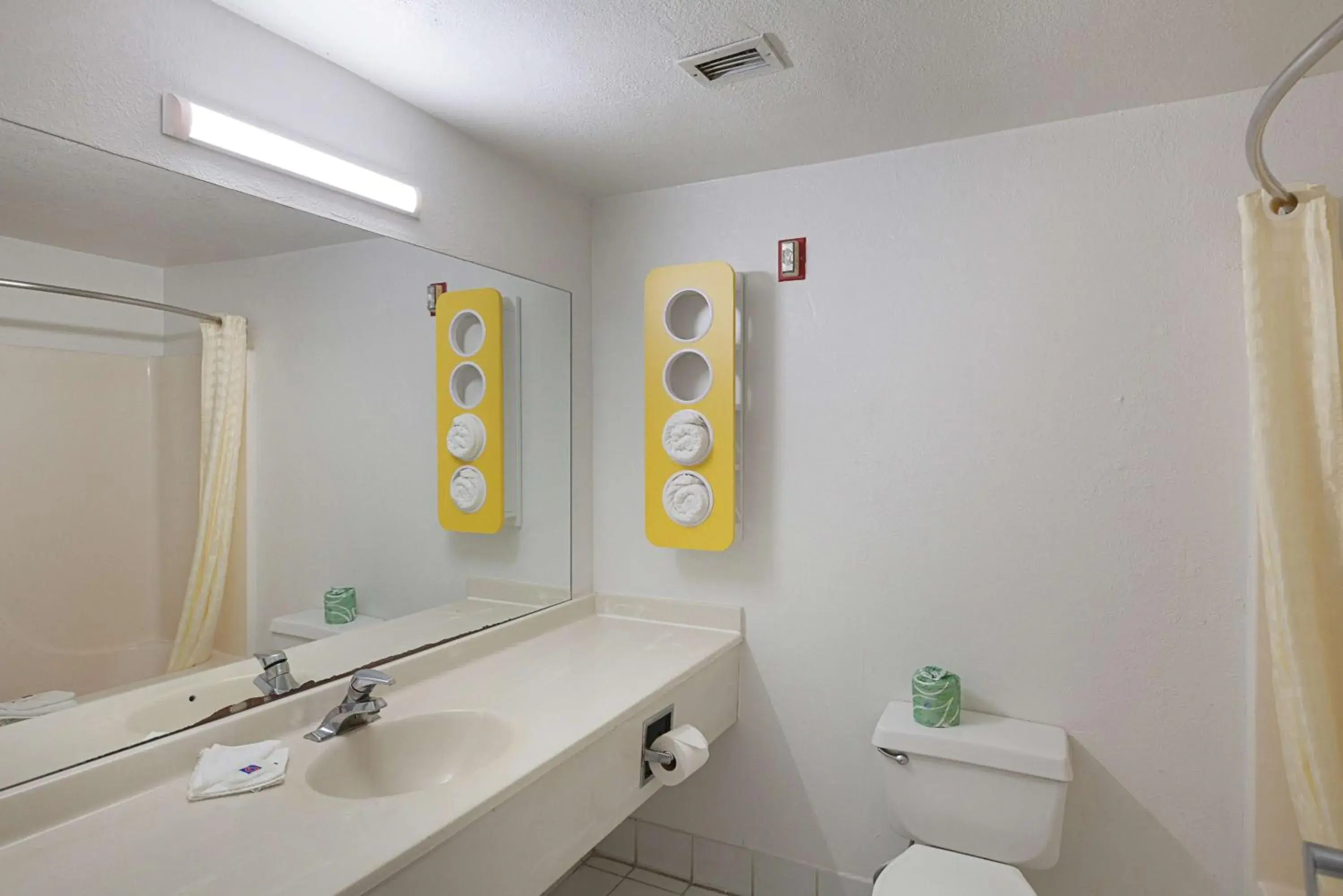 Toilet, Bathroom in Motel 6-Bedford, TX - Fort Worth