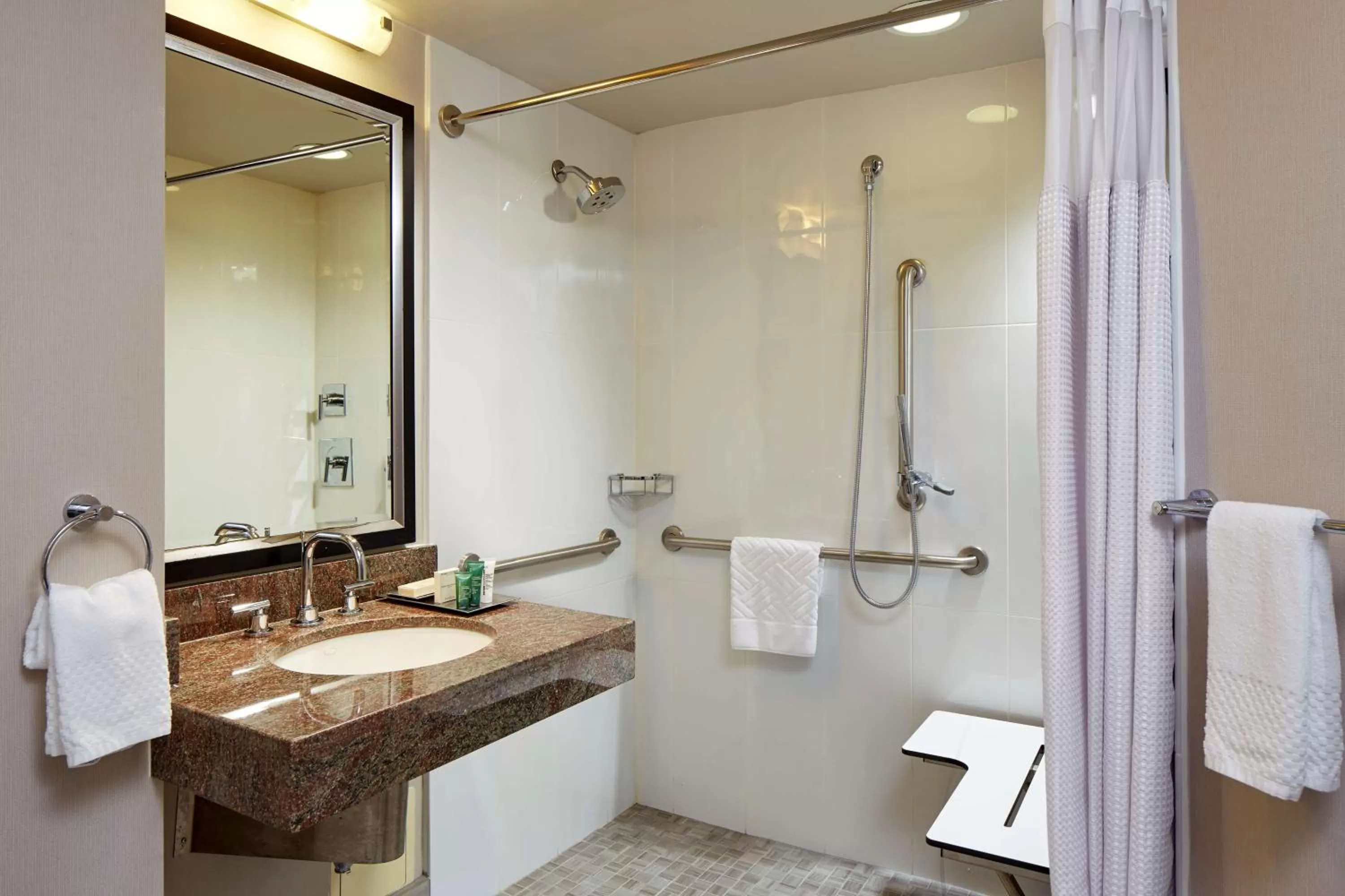 Bathroom in Hilton Long Beach Hotel