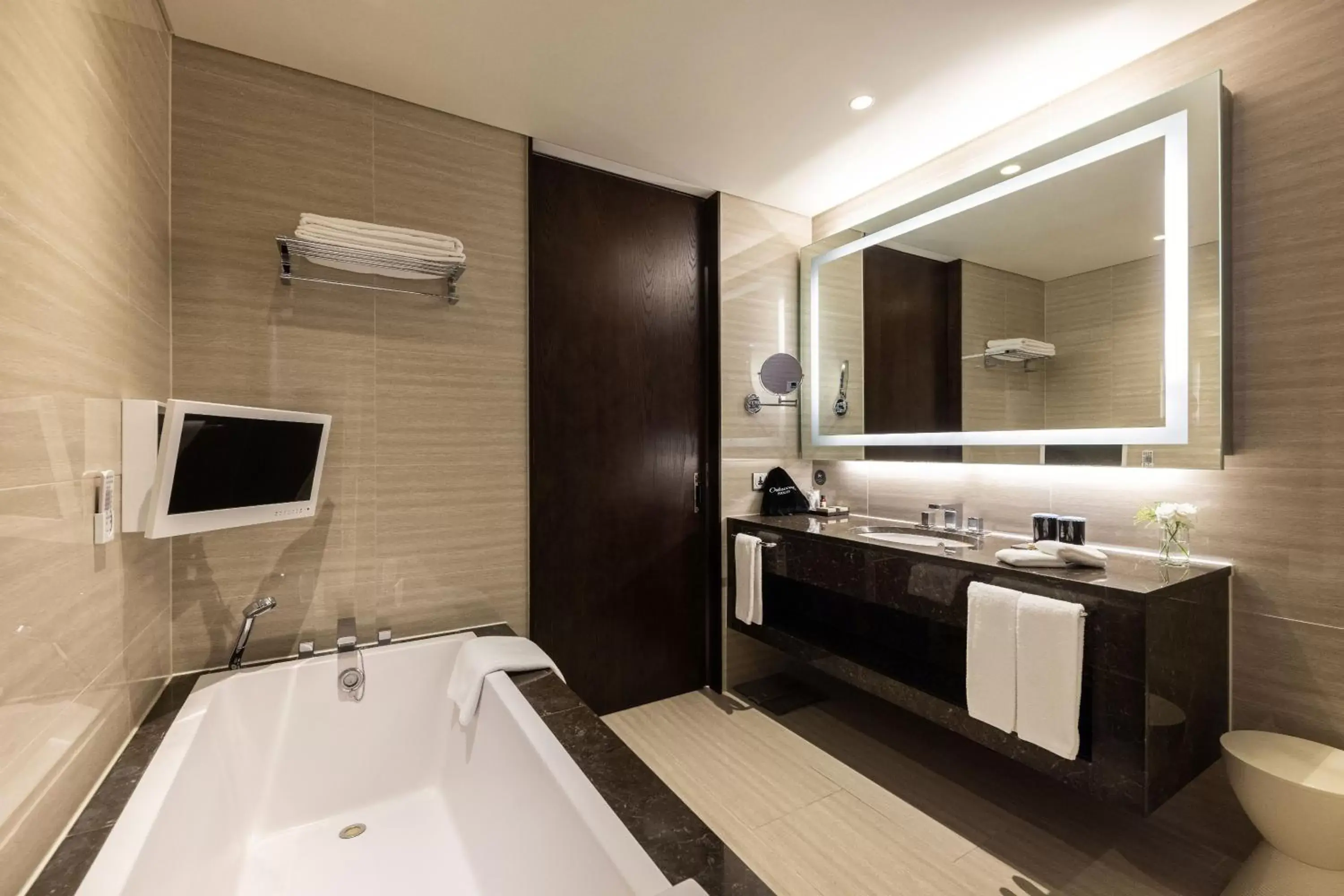 Toilet, Bathroom in Oakwood Premier Incheon Hotel