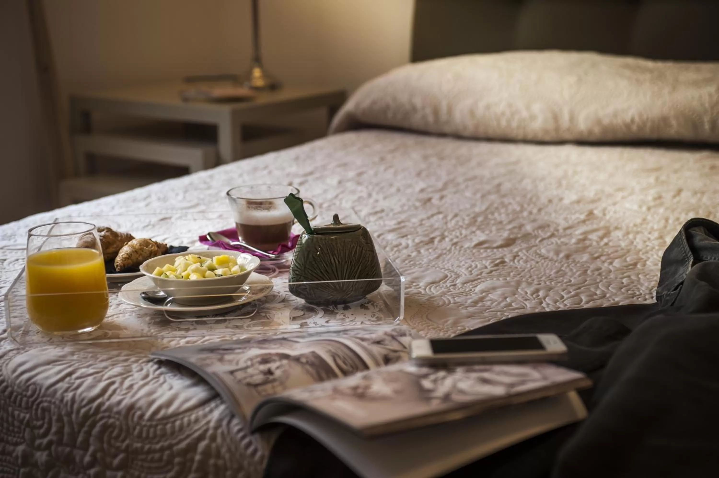 Photo of the whole room, Bed in BB 22 Palace