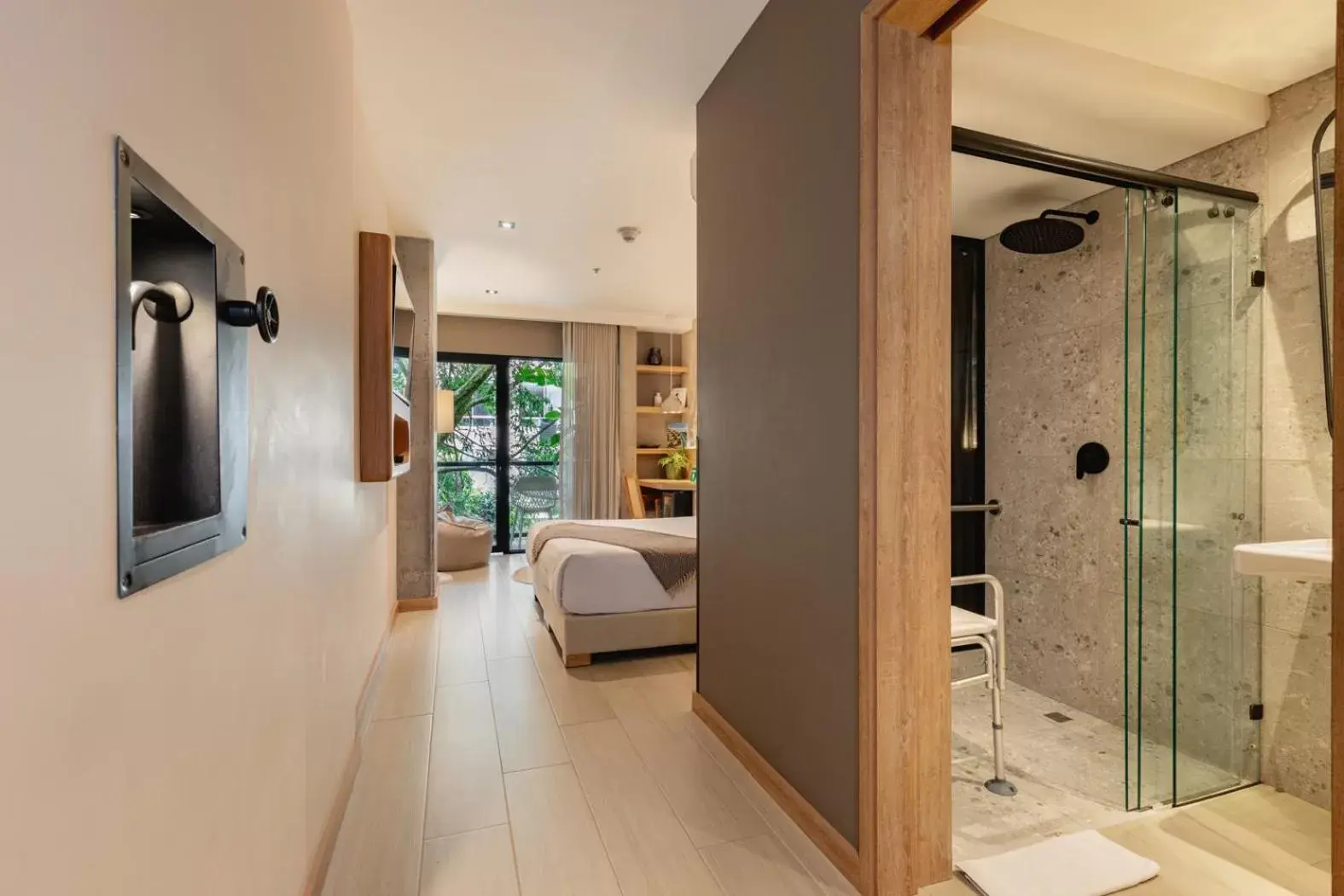 Double Room - Disability Access in Landmark Hotel Double Room - Disability Access in Landmark Hotel