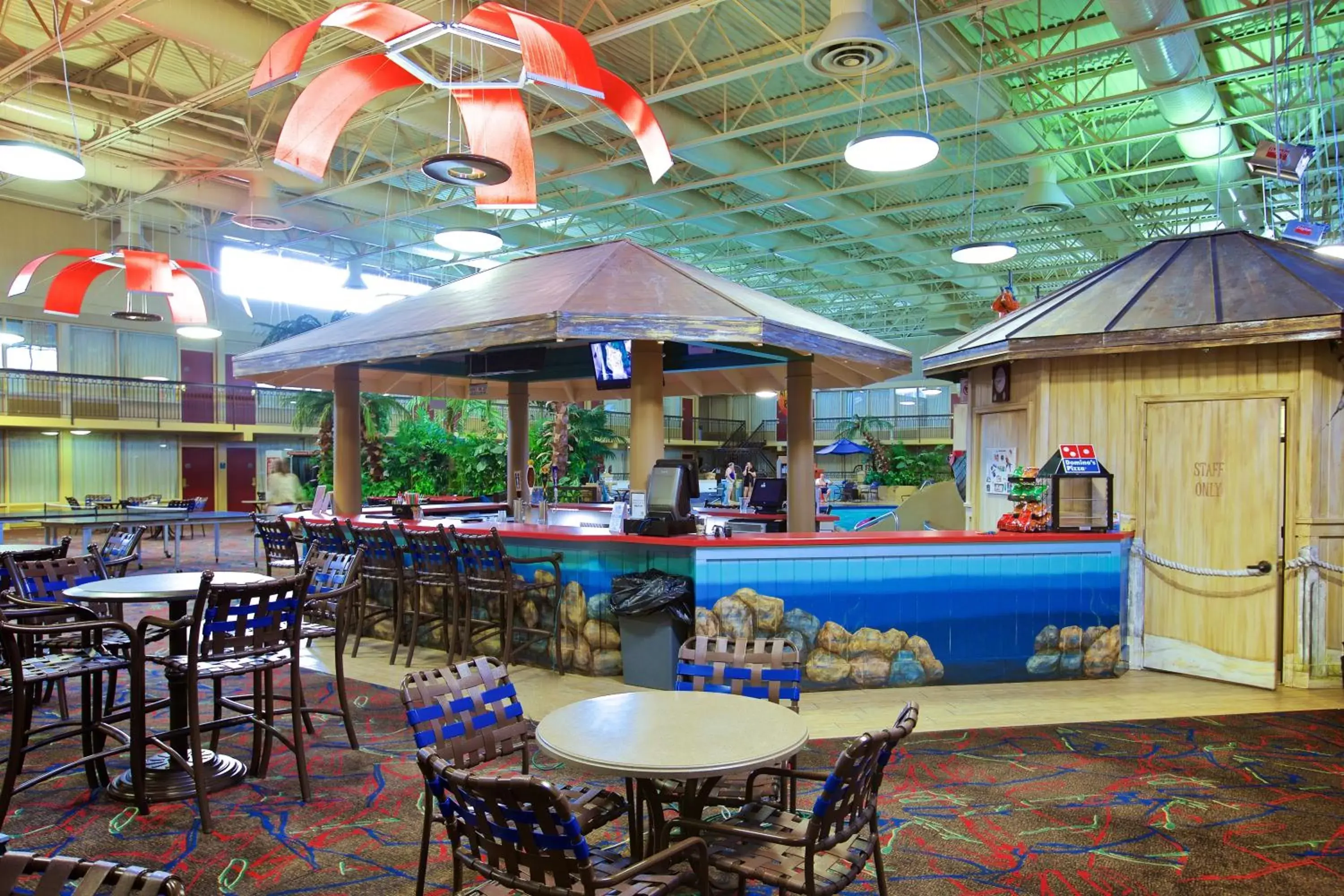 Swimming pool, Lounge/Bar in Holiday Inn Fargo, an IHG Hotel