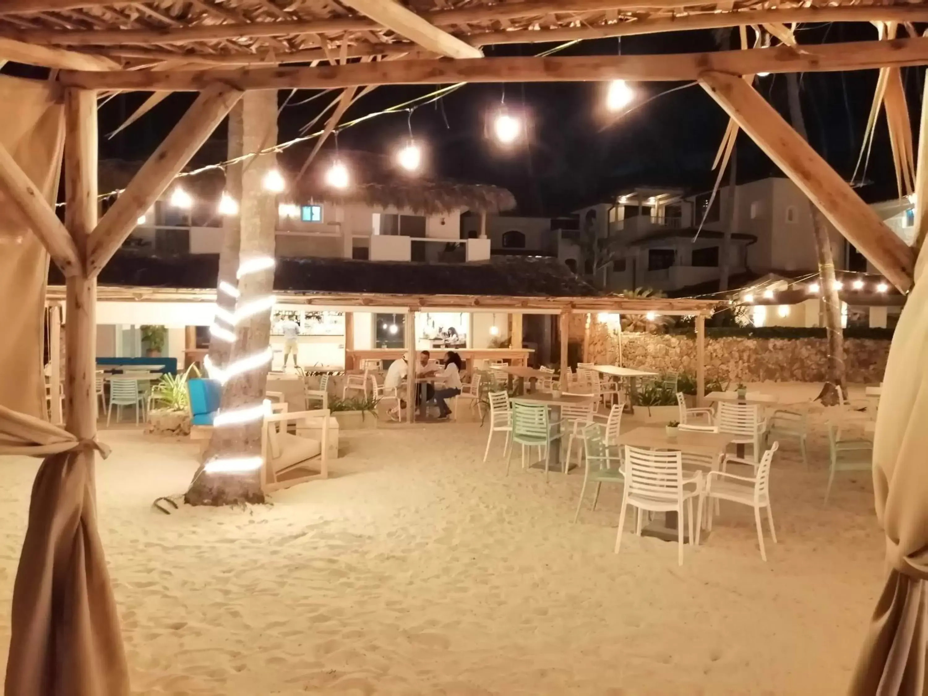 Restaurant/places to eat in Los Corales Beach Village