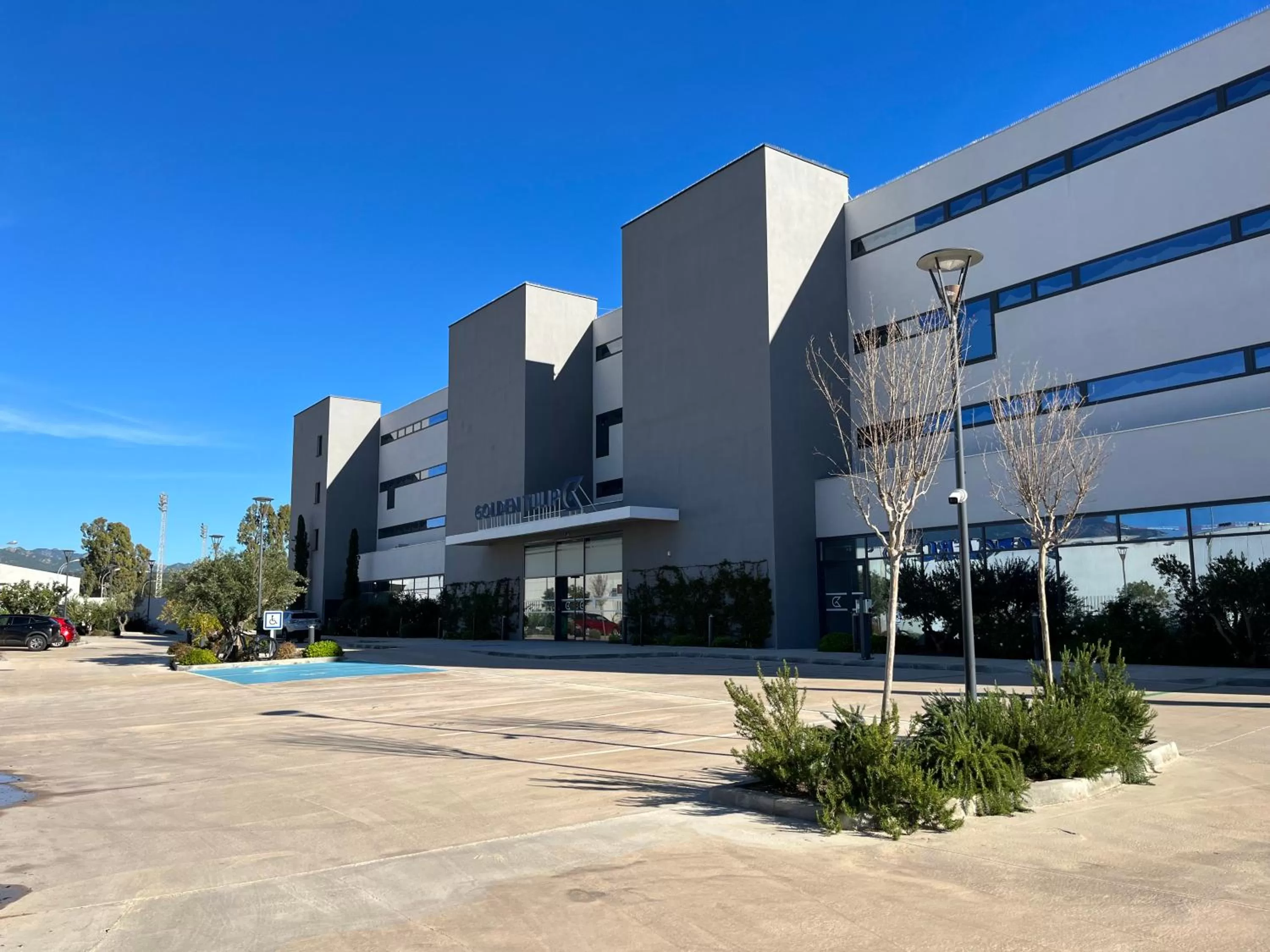 Parking in Golden Tulip Porto-Vecchio