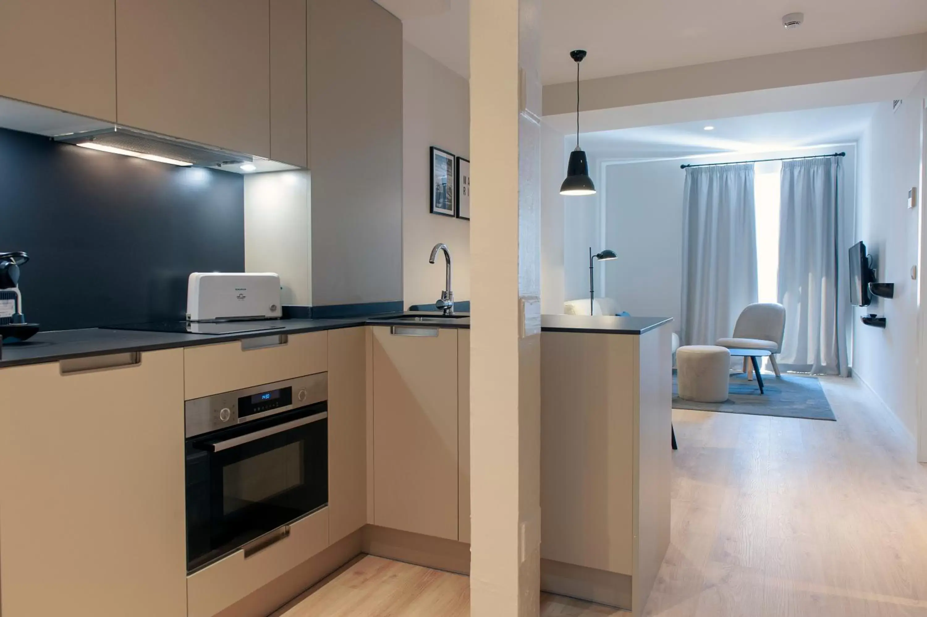 Kitchen or kitchenette, Kitchen/Kitchenette in MH Apartments Central Madrid