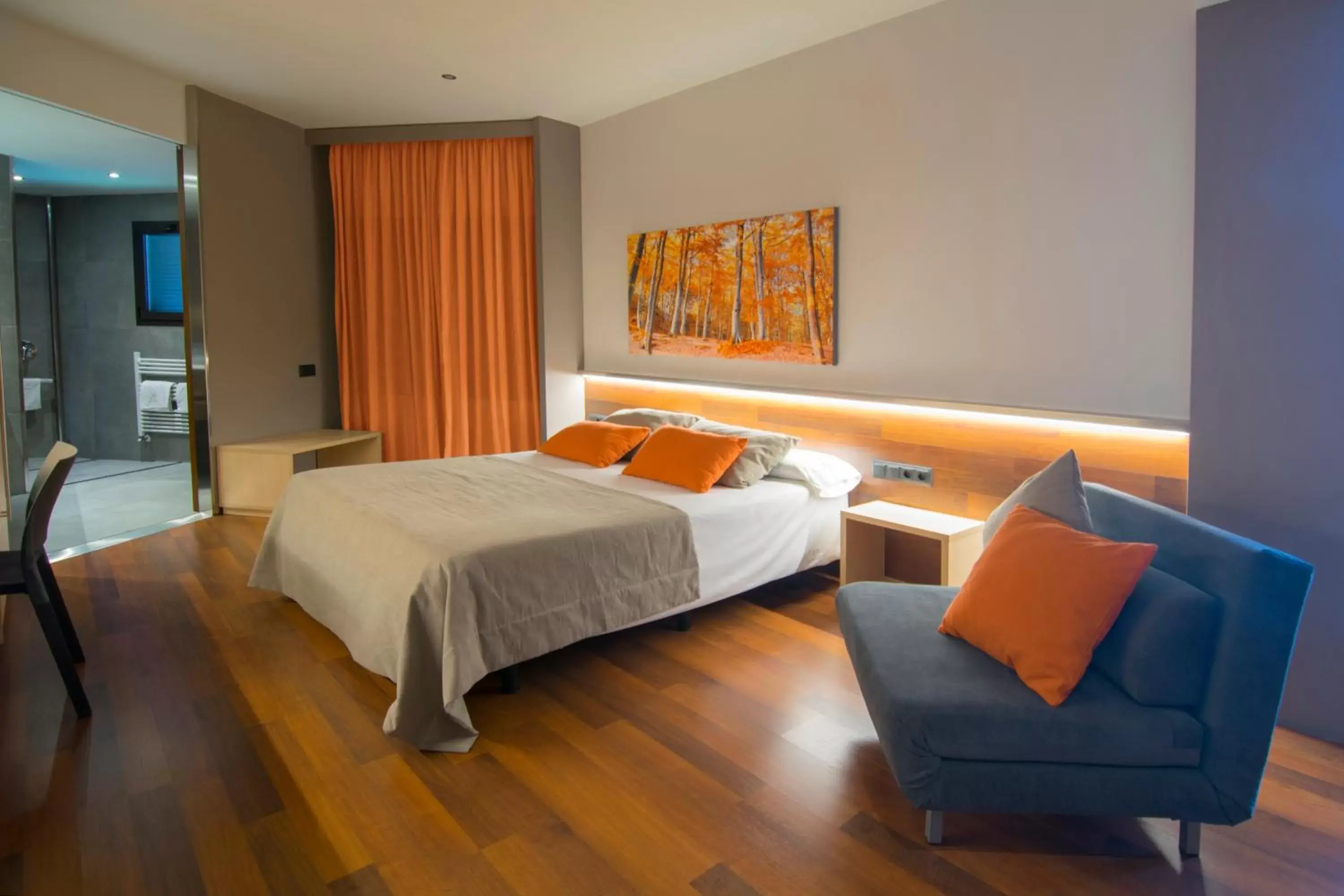 Photo of the whole room, Bed in Hotel America Igualada