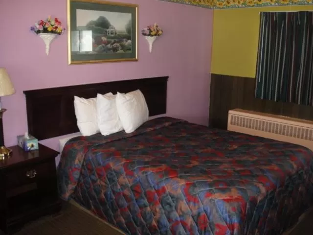 Bed in Standish Motel