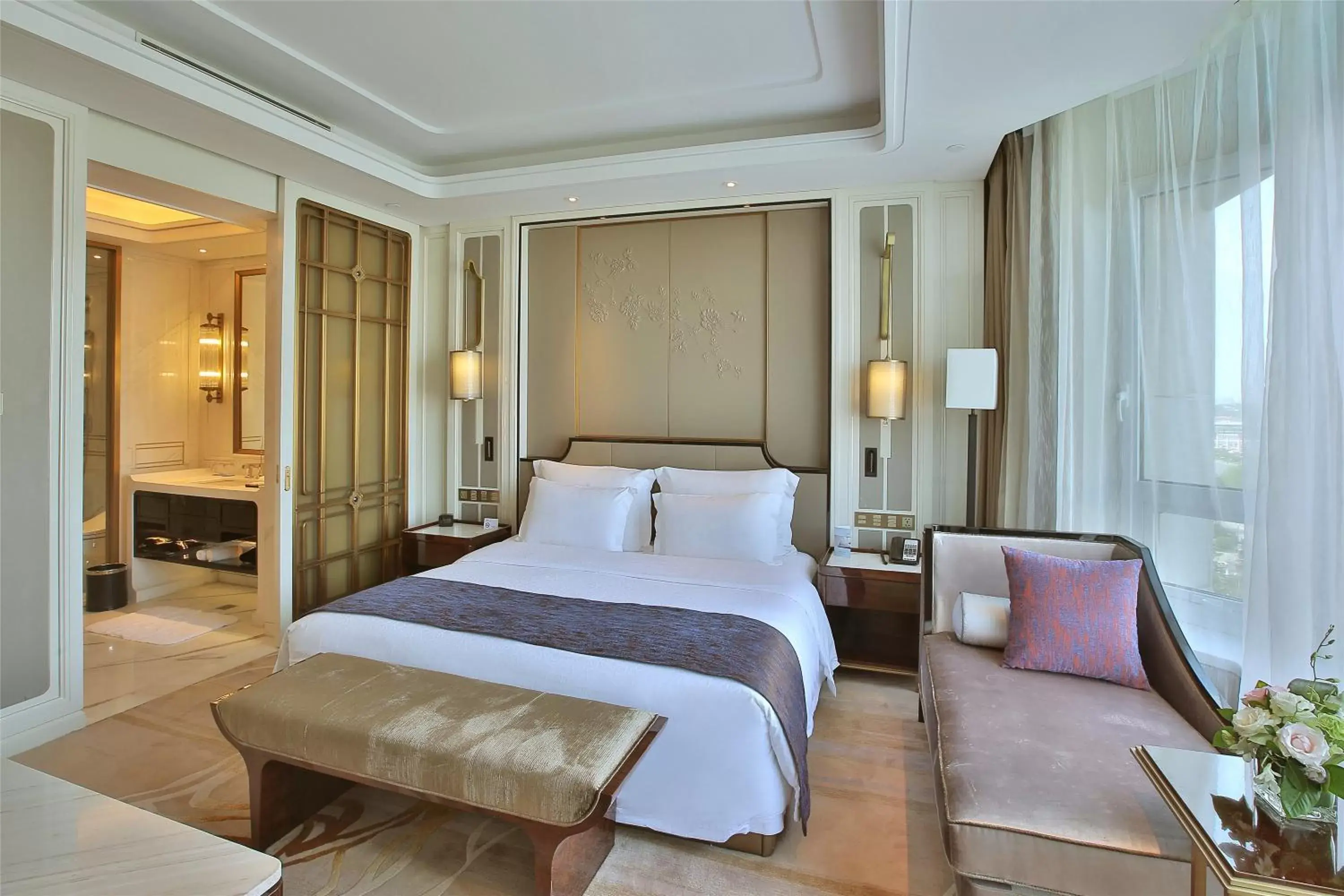 Photo of the whole room, Bed in Wyndham Qingdao