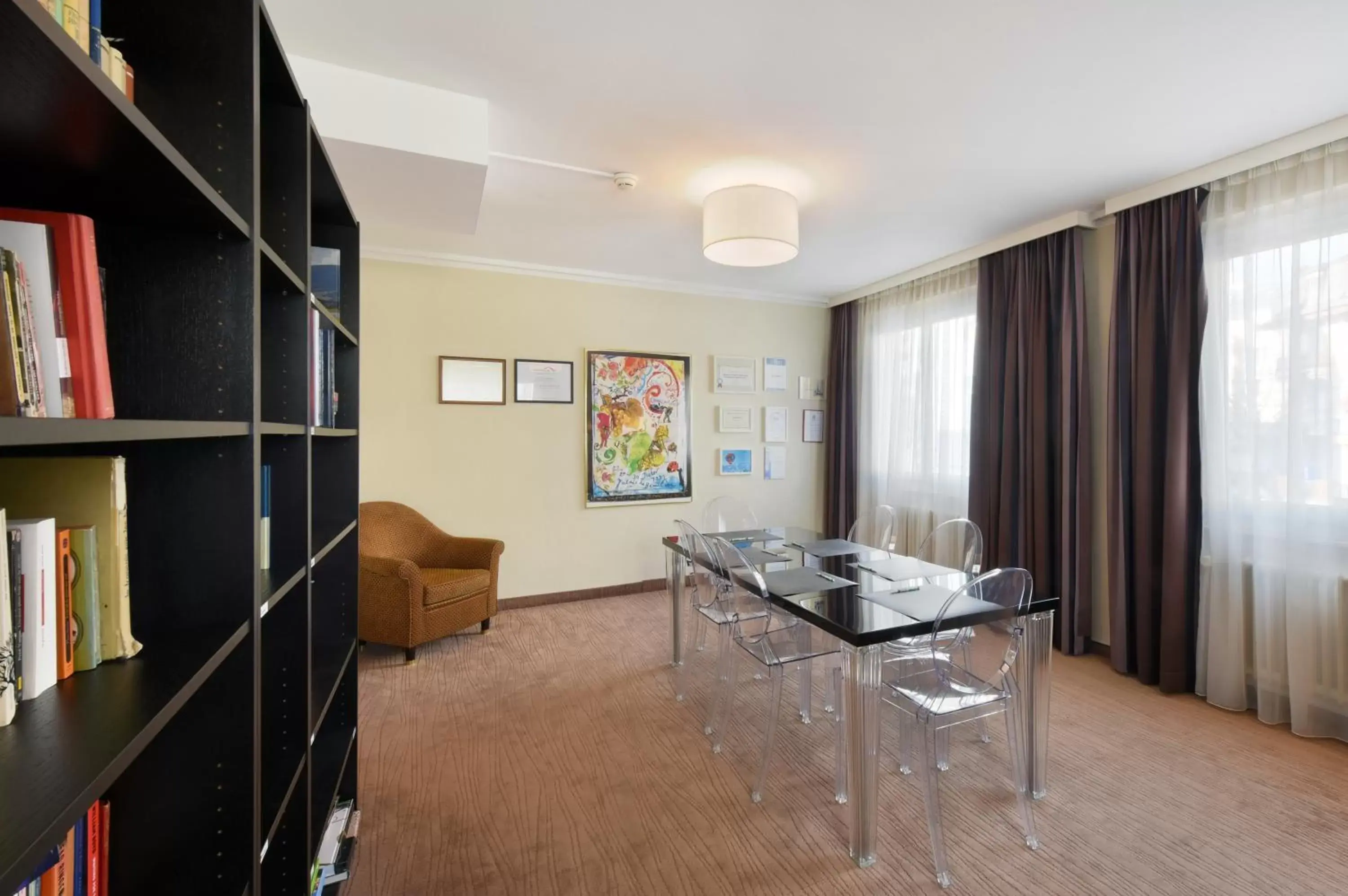 Communal lounge/ TV room, Seating Area in Hôtel Bellerive