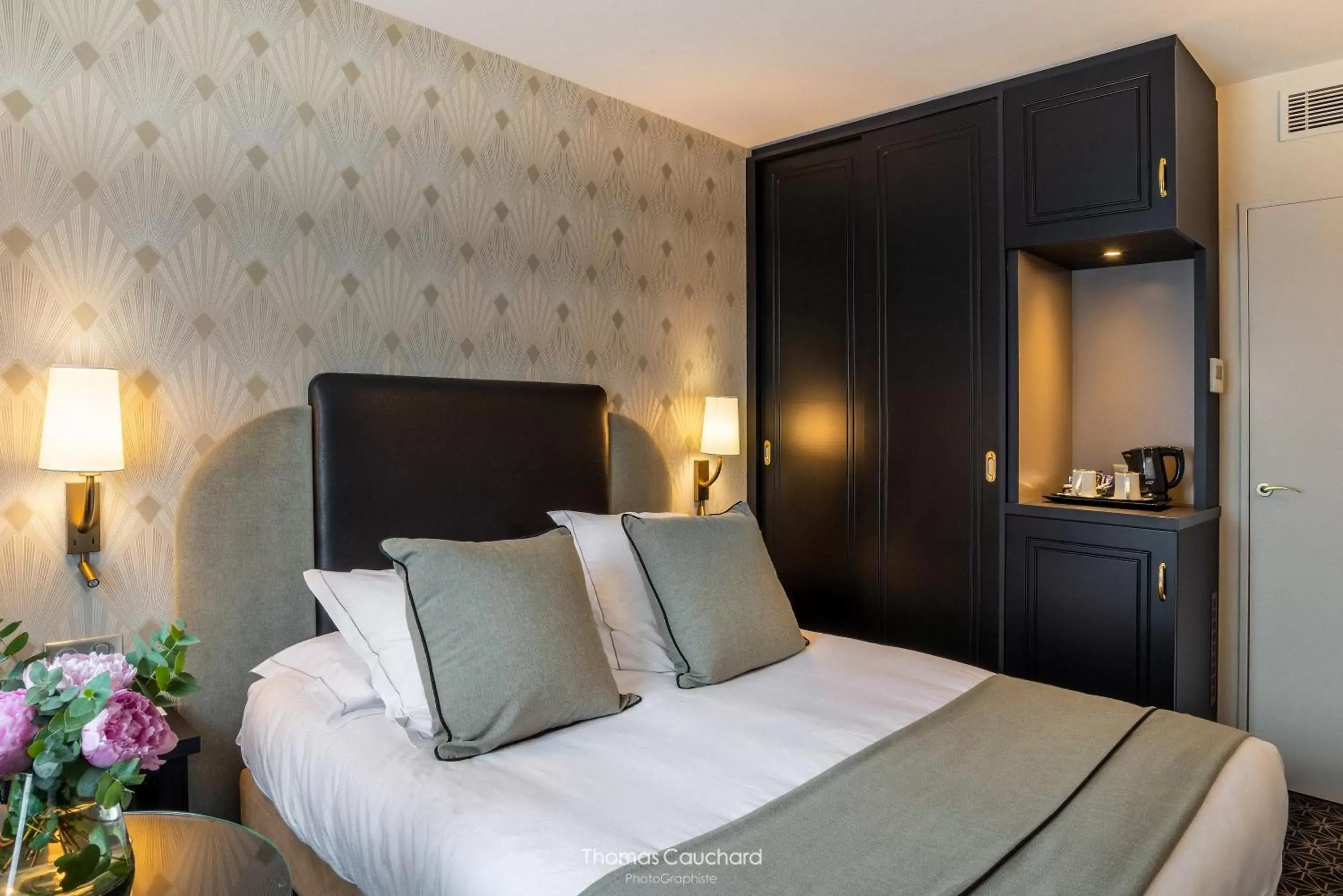 Bed in Best Western Plus Le Moderne