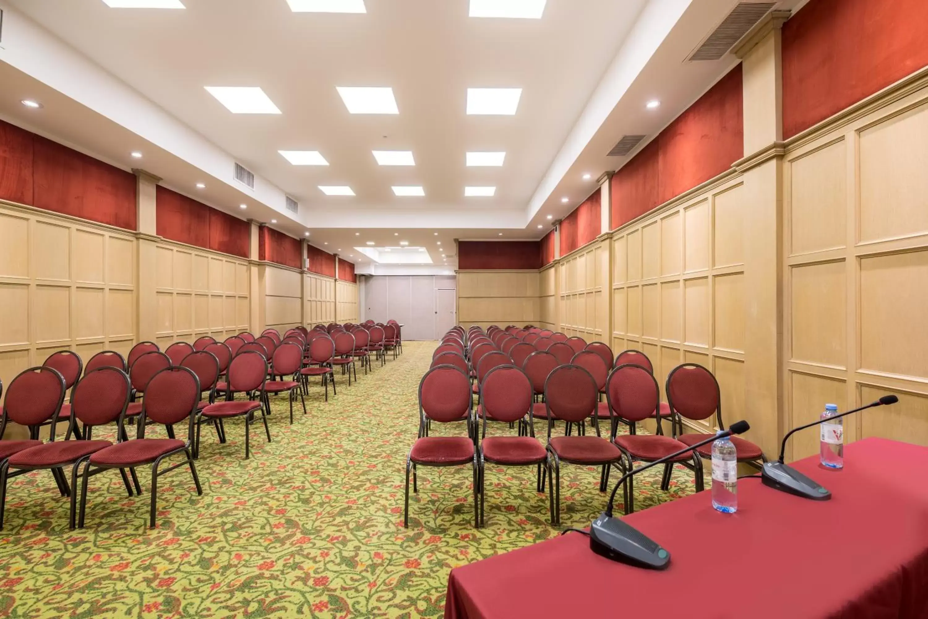 Meeting/conference room in Exe Hotel Colón