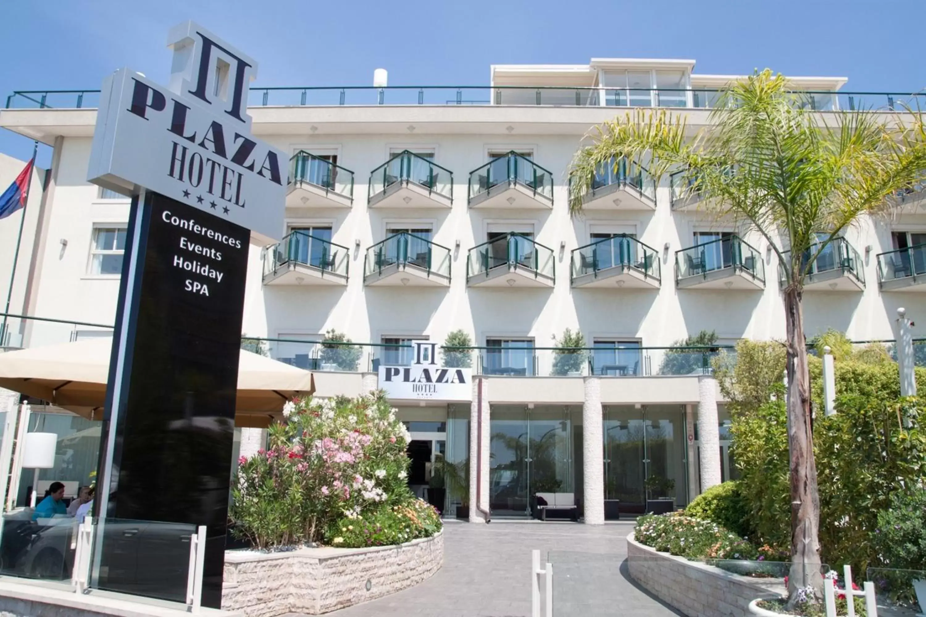 Facade/entrance, Property Building in Plaza Hotel Catania