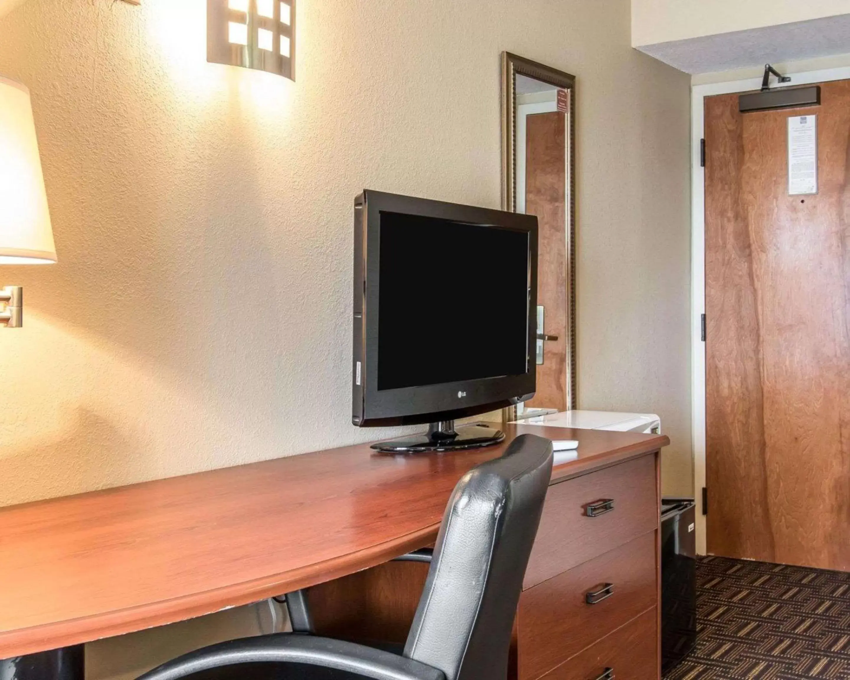 Photo of the whole room in The Douillet by Demeure Hotels Photo of the whole room in The Douillet by Demeure Hotels