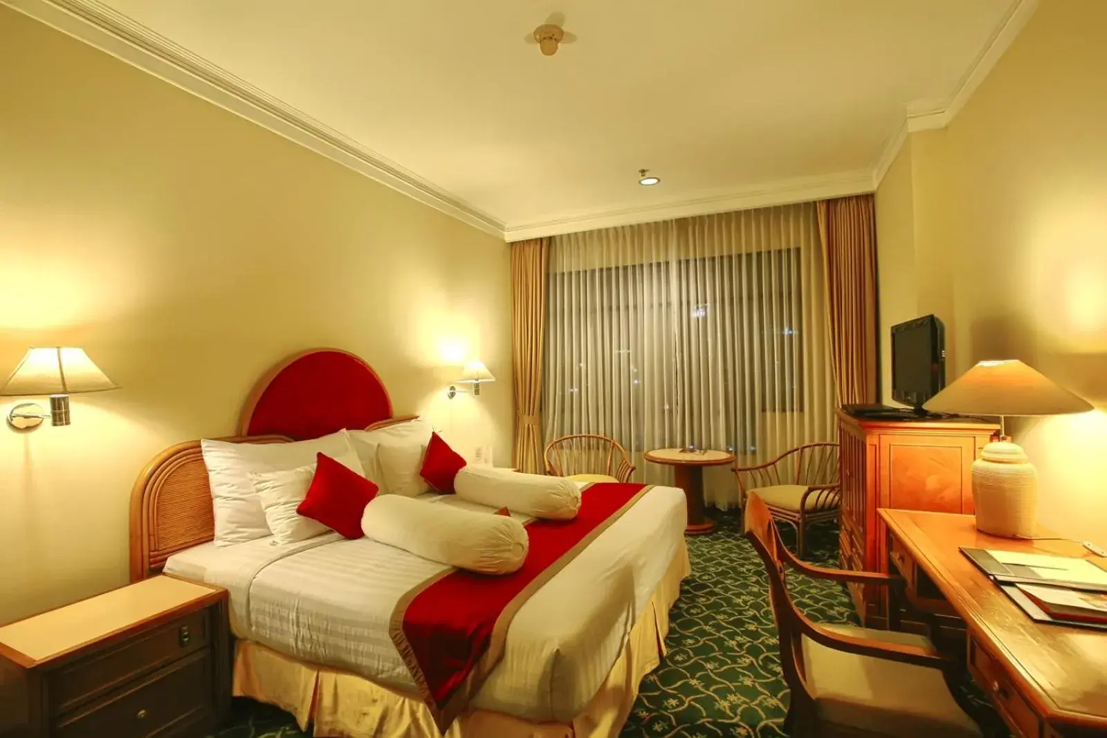 Bedroom, Bed in Grand Hotel Preanger